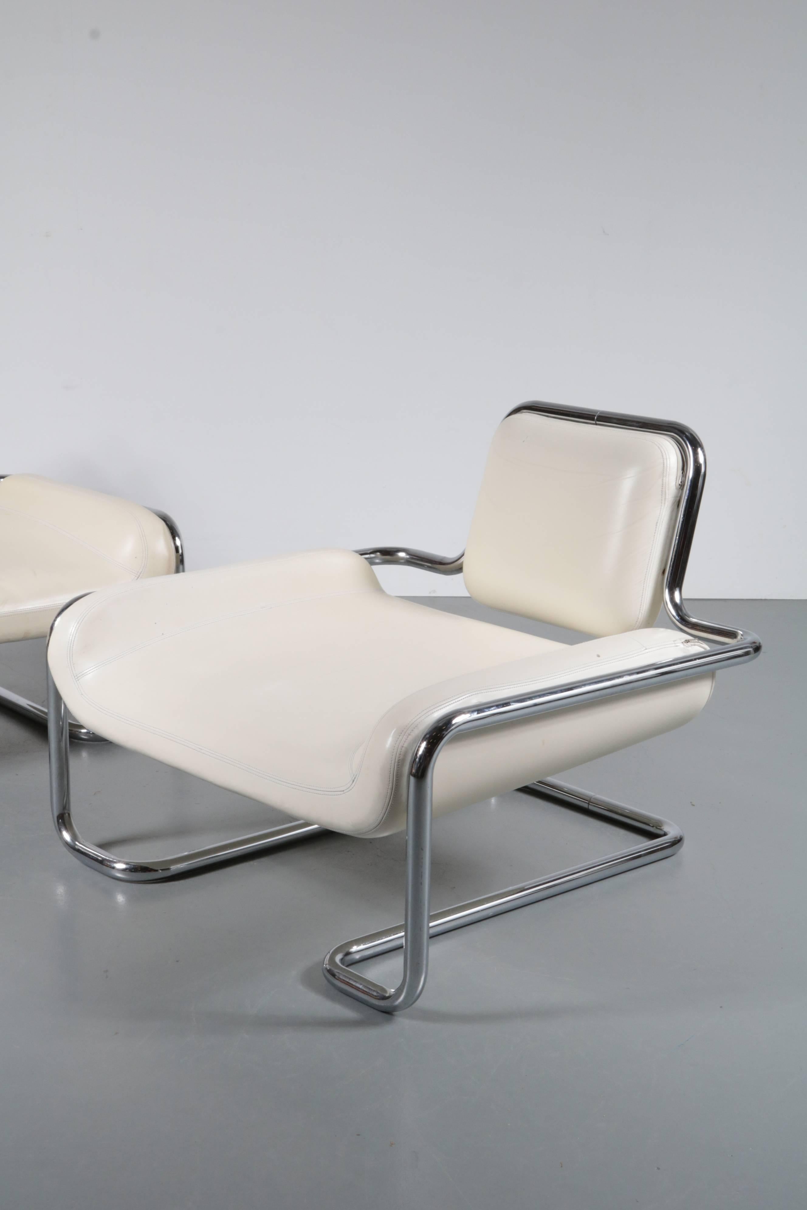 Mid-Century Modern Pair of Limande Chairs by Kwok Hoï Chan for Steiner in France, 1971