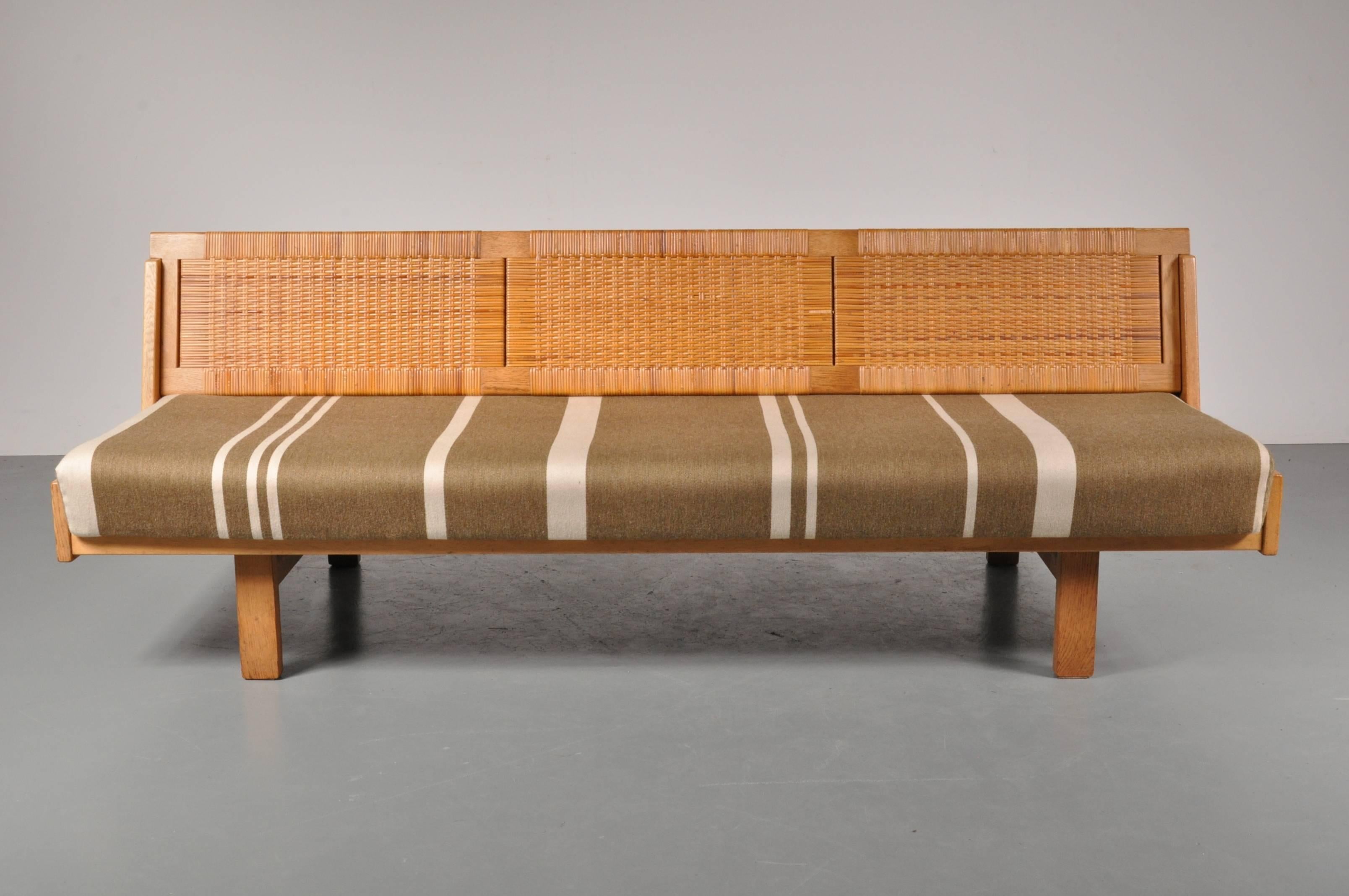 Daybed by Hans J. Wegner for GETAMA, Denmark, 1950 1