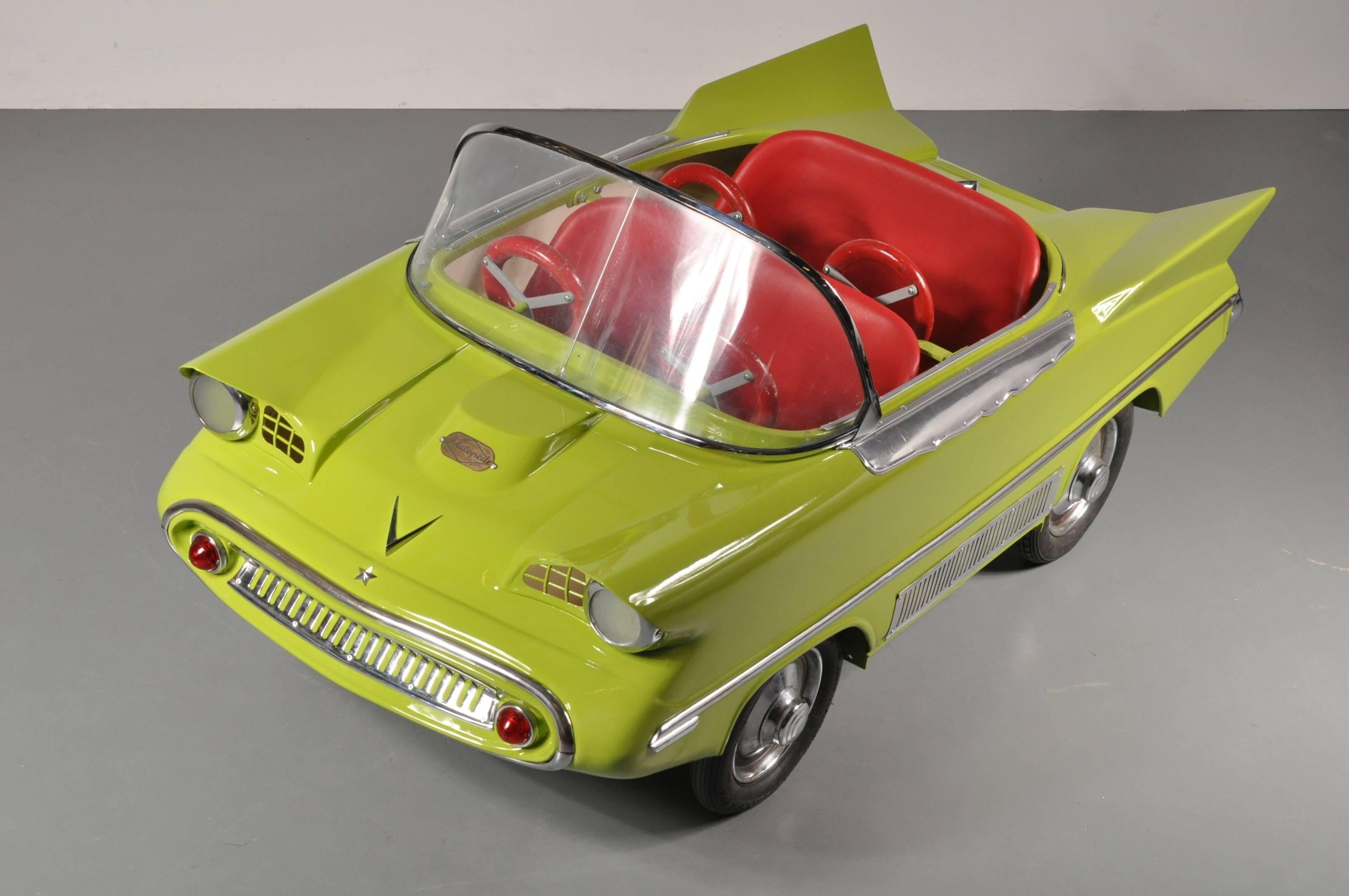 A unique, very rare Lincoln Futura carousel car designed by Karel Baeyens, produced by l'Autopede in Ghent, Belgium, circa 1956.

This eye-catching piece has been beautifully renewed after it's original standards. It is made of metal, painted in a