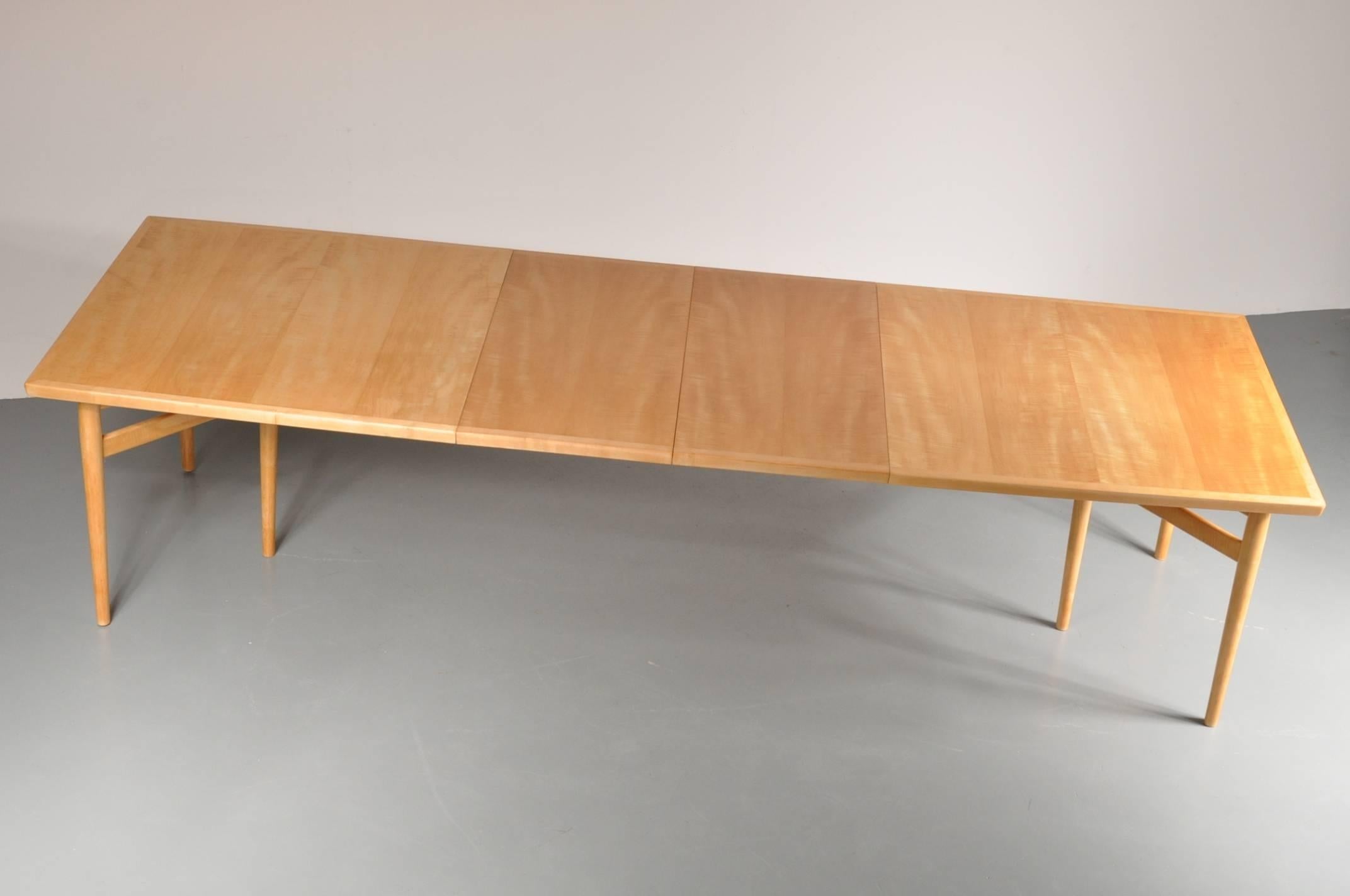 Danish Rare Birch Extendable Dining Table by Arne Vodder for Sibast, Denmark, 1960