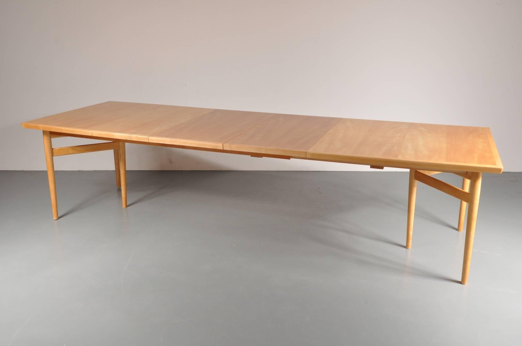Scandinavian Modern Rare Birch Extendable Dining Table by Arne Vodder for Sibast, Denmark, 1960