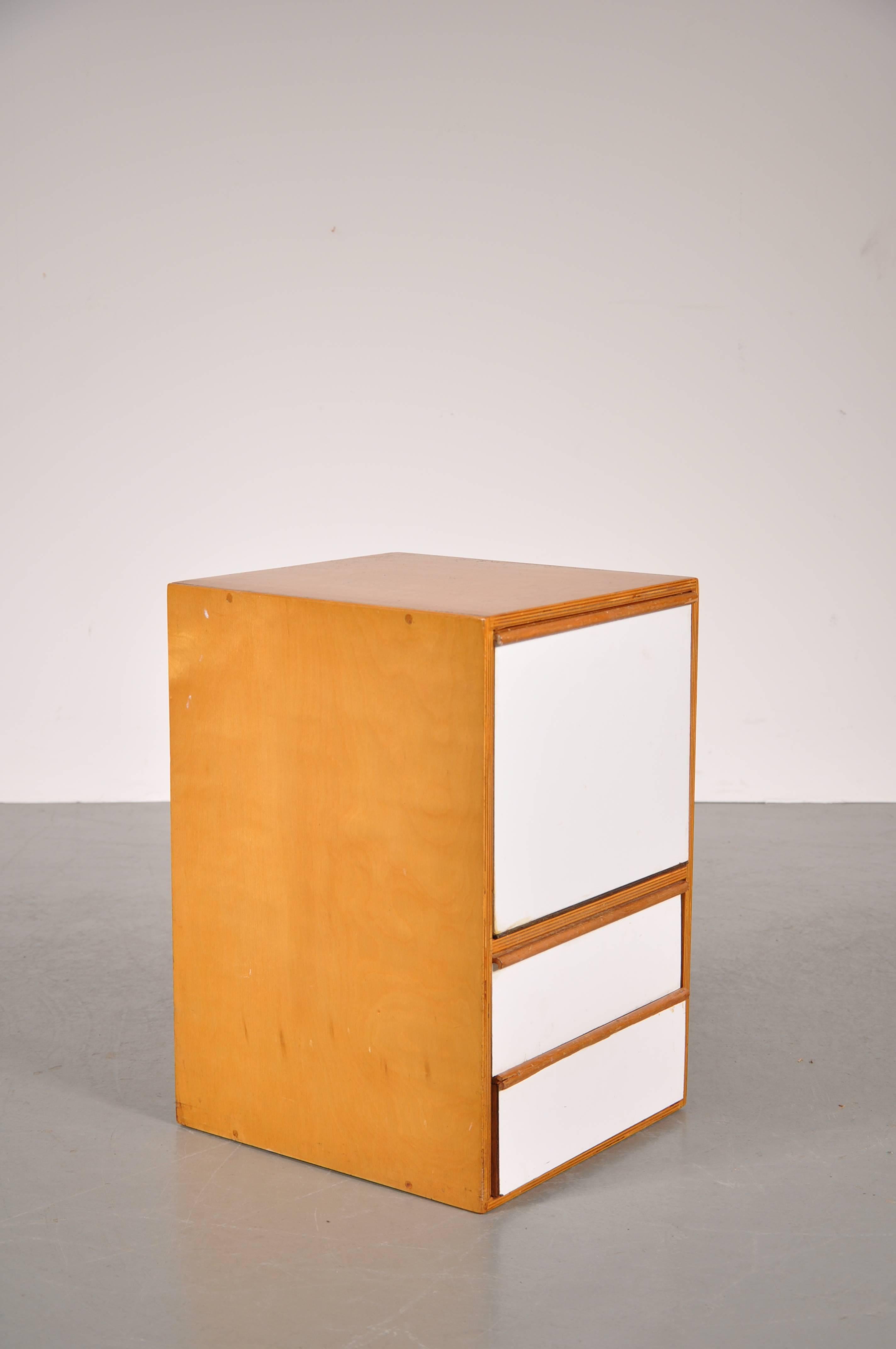 Mid-Century Modern Small Cabinet Attributed to Gerrit Rietveld Jr., circa 1950