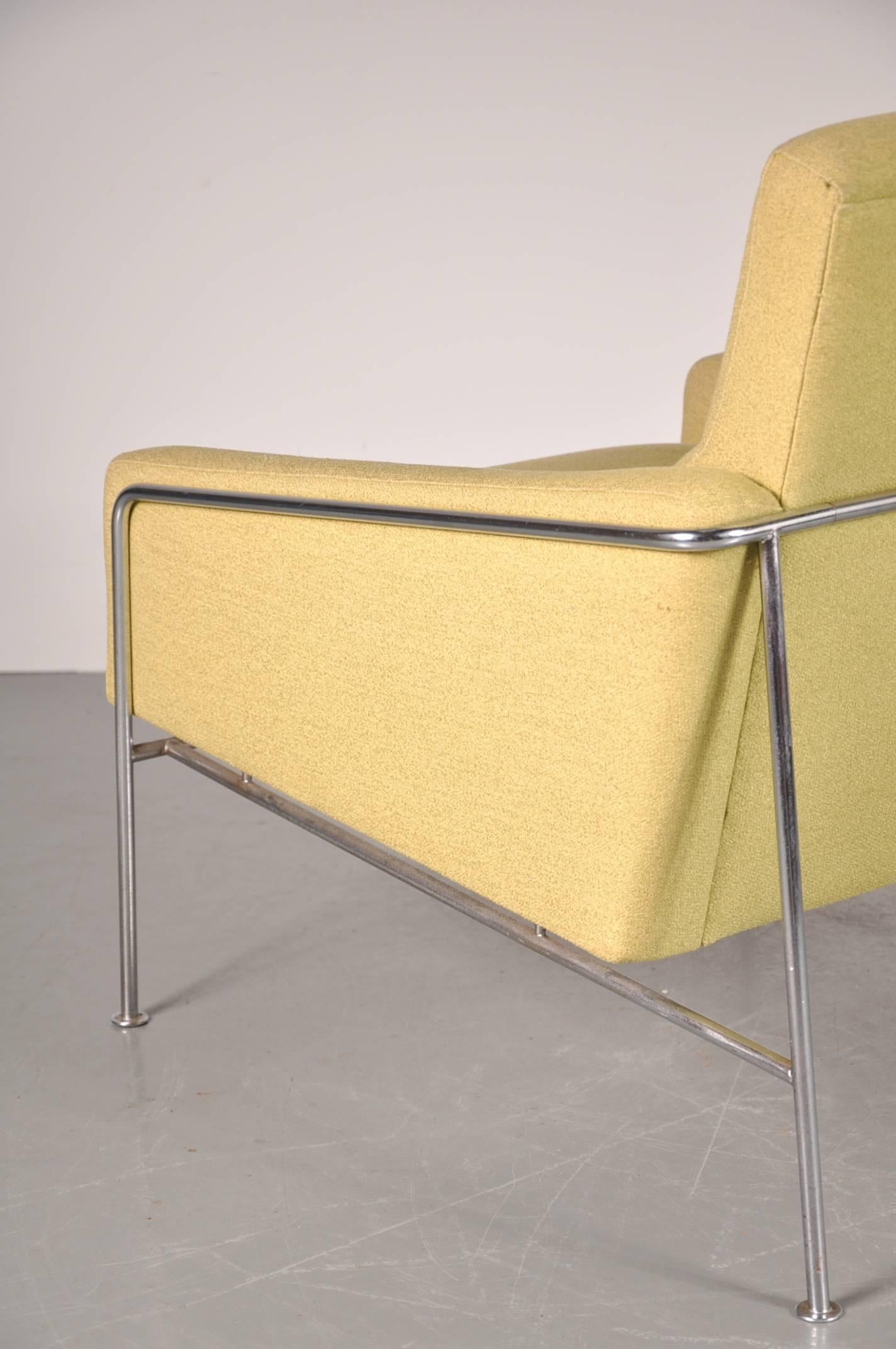 Airport Chair by Arne Jacobsen for Fritz Hansen, circa 1960 For Sale 2