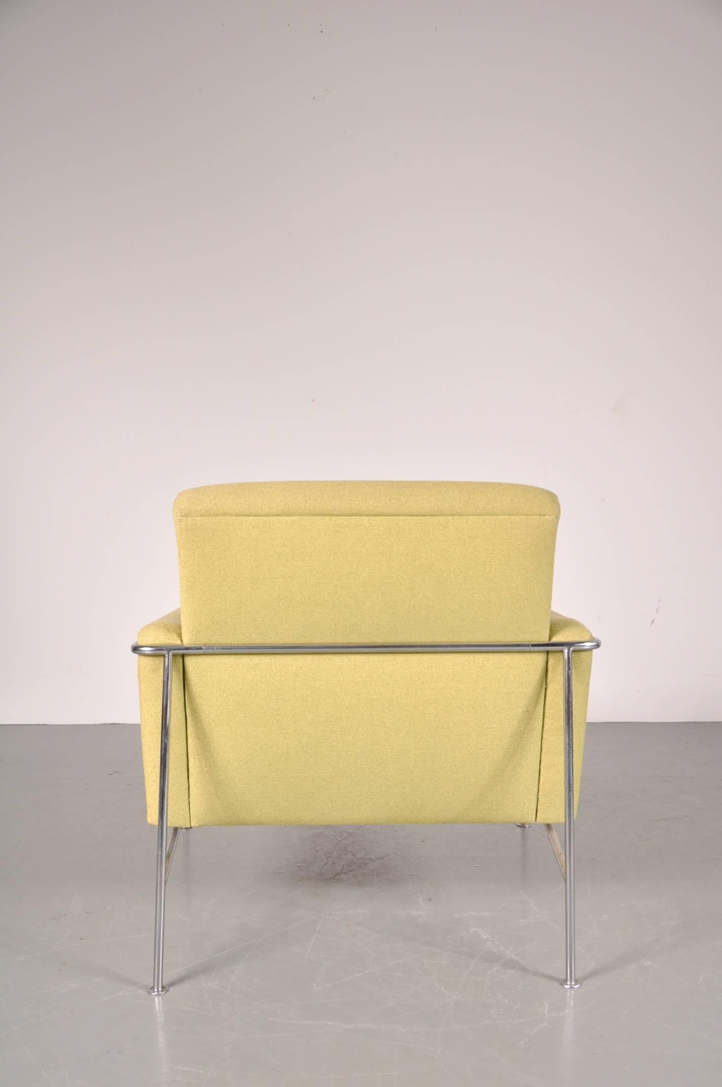 Mid-20th Century Airport Chair by Arne Jacobsen for Fritz Hansen, circa 1960 For Sale