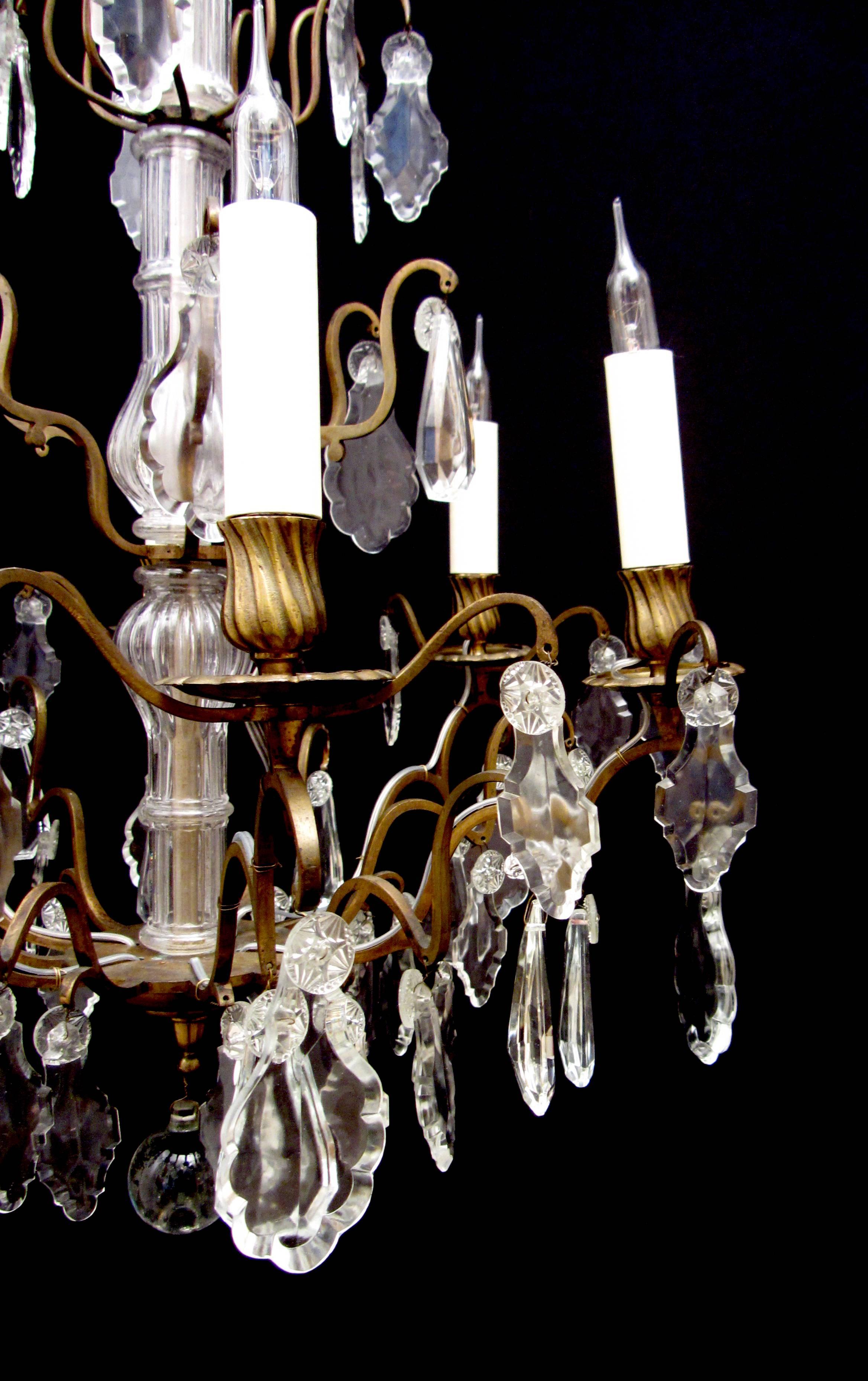 French Gilt Brass and Glass Chandelier In Good Condition For Sale In London, GB