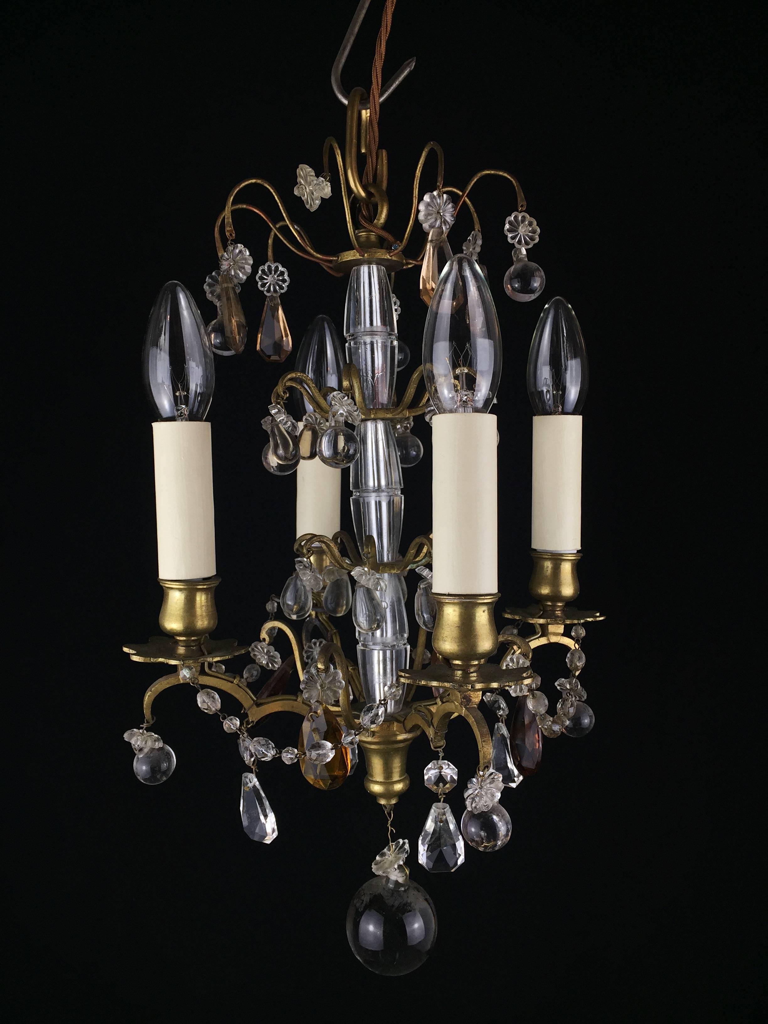 Small Four-Light Chandelier In Good Condition For Sale In London, GB