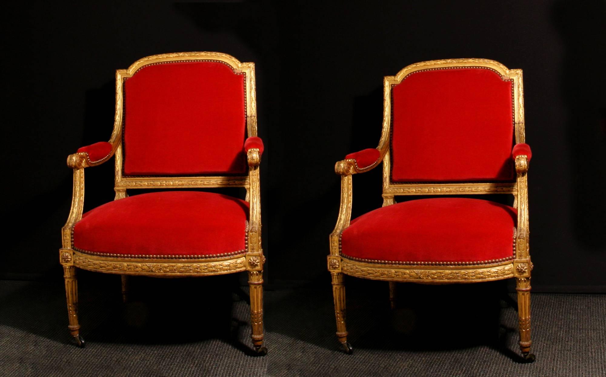 French Pair of Carved Giltwood Fauteuil For Sale