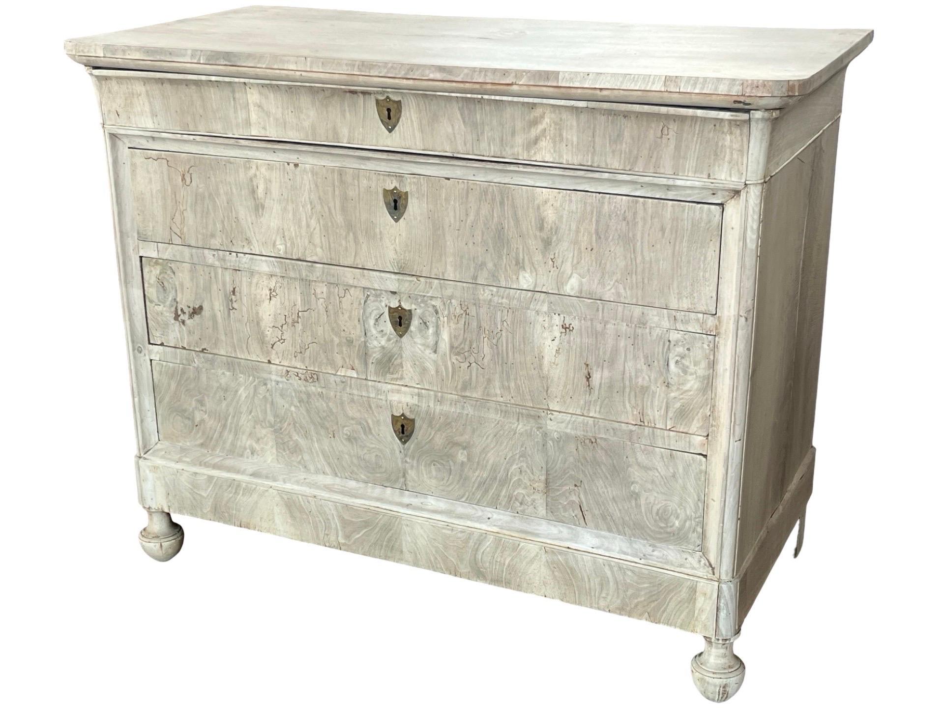 Blanchi Commode italienne en noyer blanchi Carlo X / Louis Philippe du 19ème siècle en vente