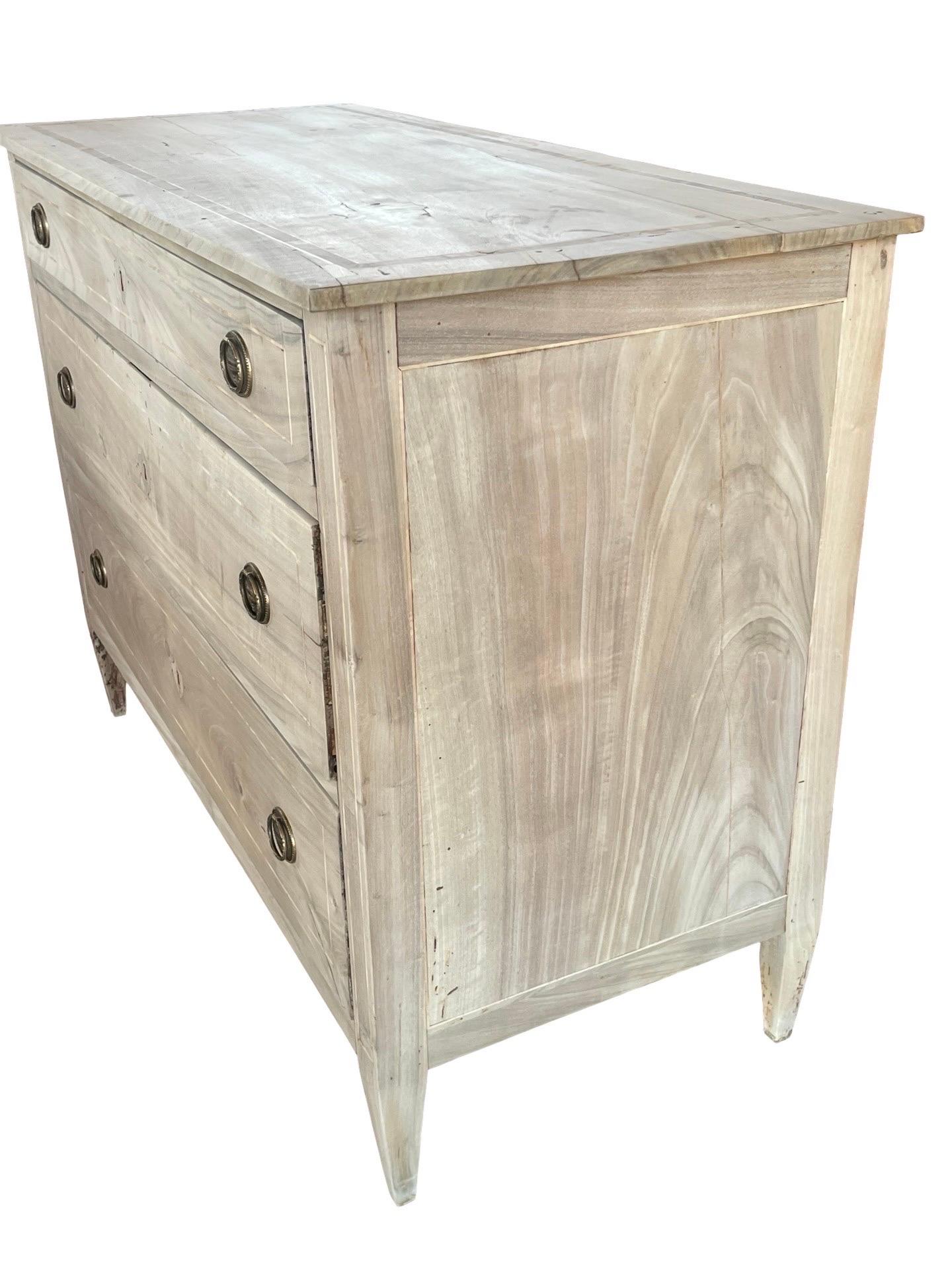 18th Century Italian Neoclassical Bleached Cherry Commode With Inlay In Good Condition For Sale In Viterbo, VT
