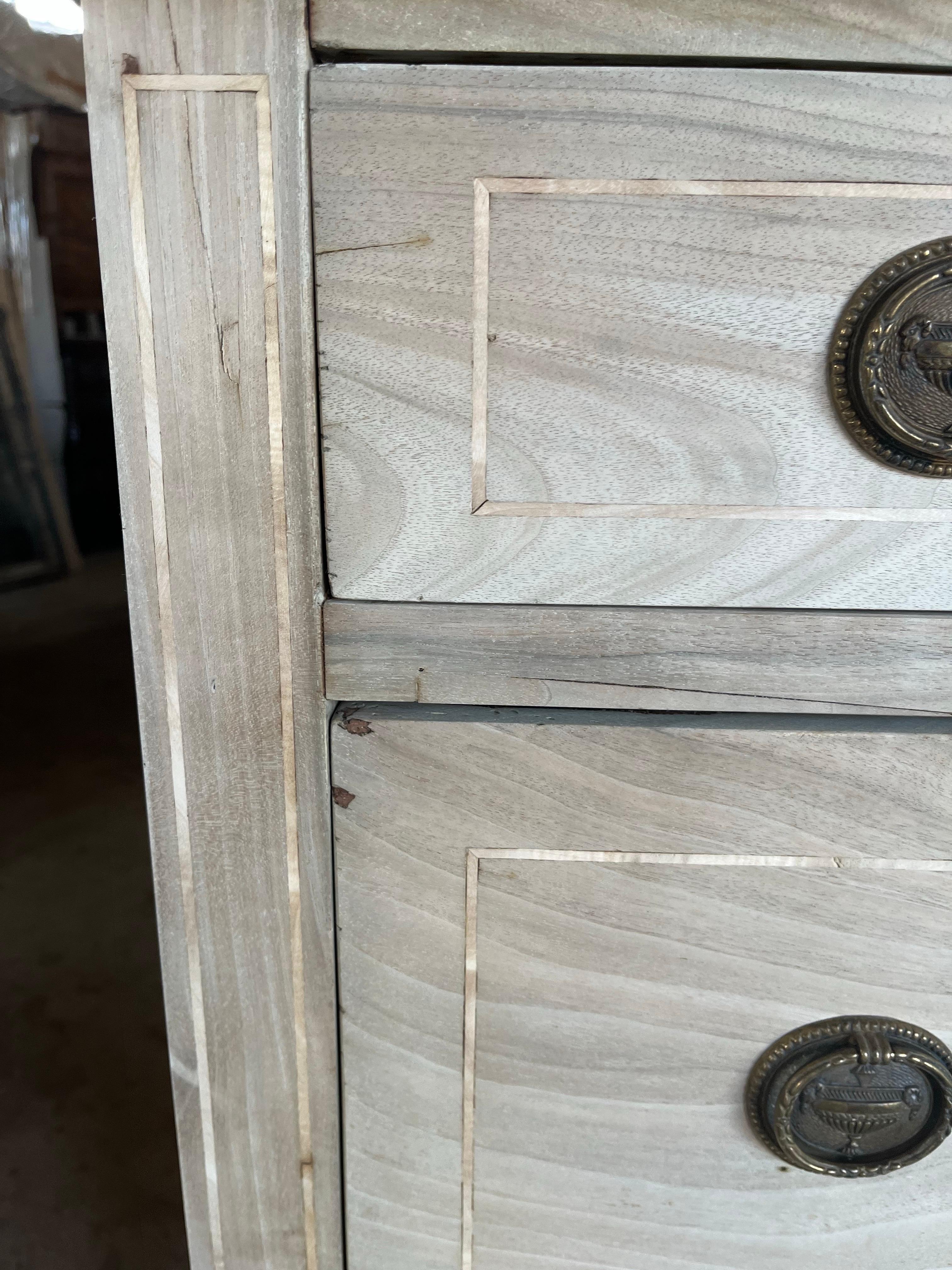 18th Century Italian Neoclassical Bleached Cherry Commode With Inlay For Sale 7