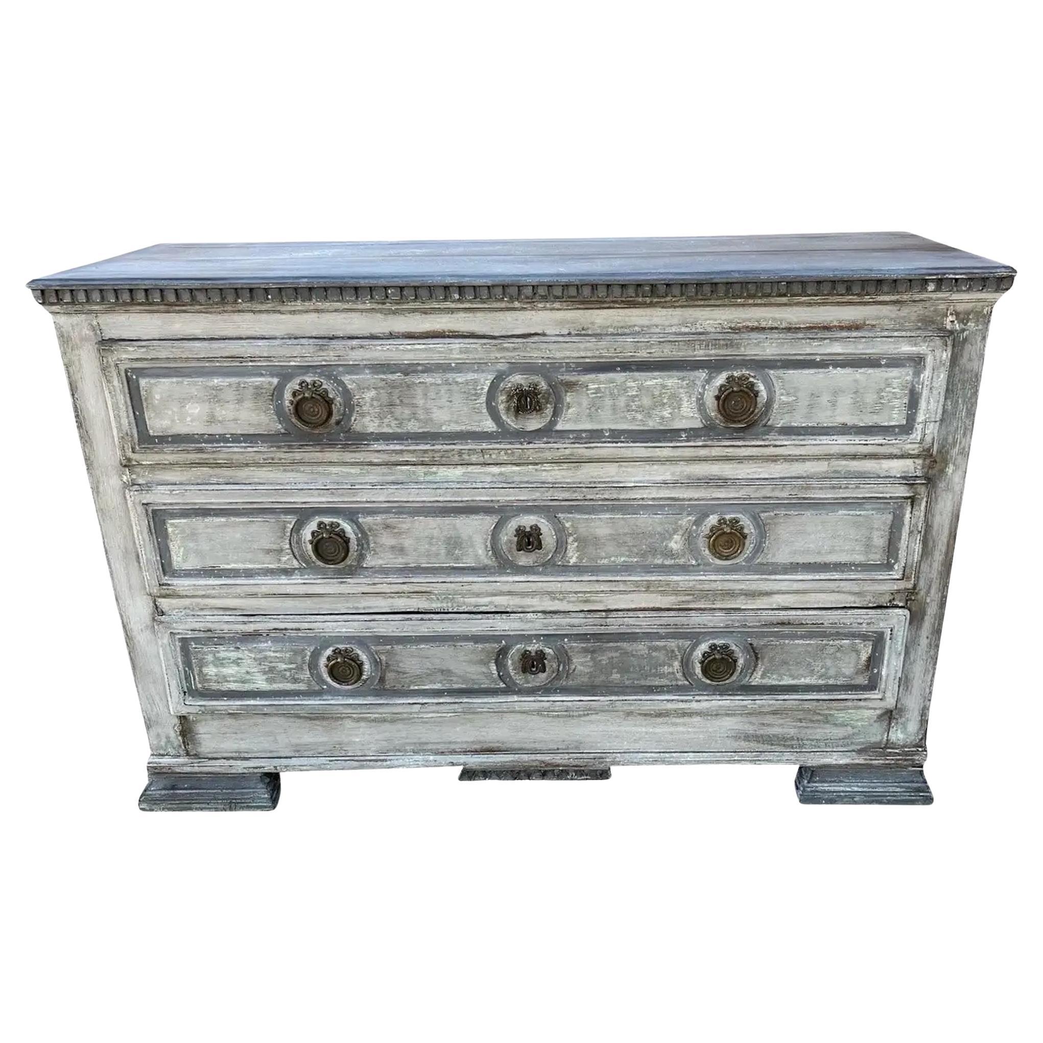 Cassettiera in Oak dipinta, inizio XIX secolo in vendita