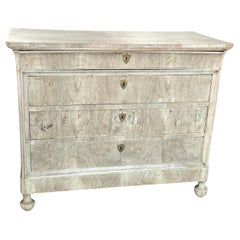Commodes and Chests of Drawers