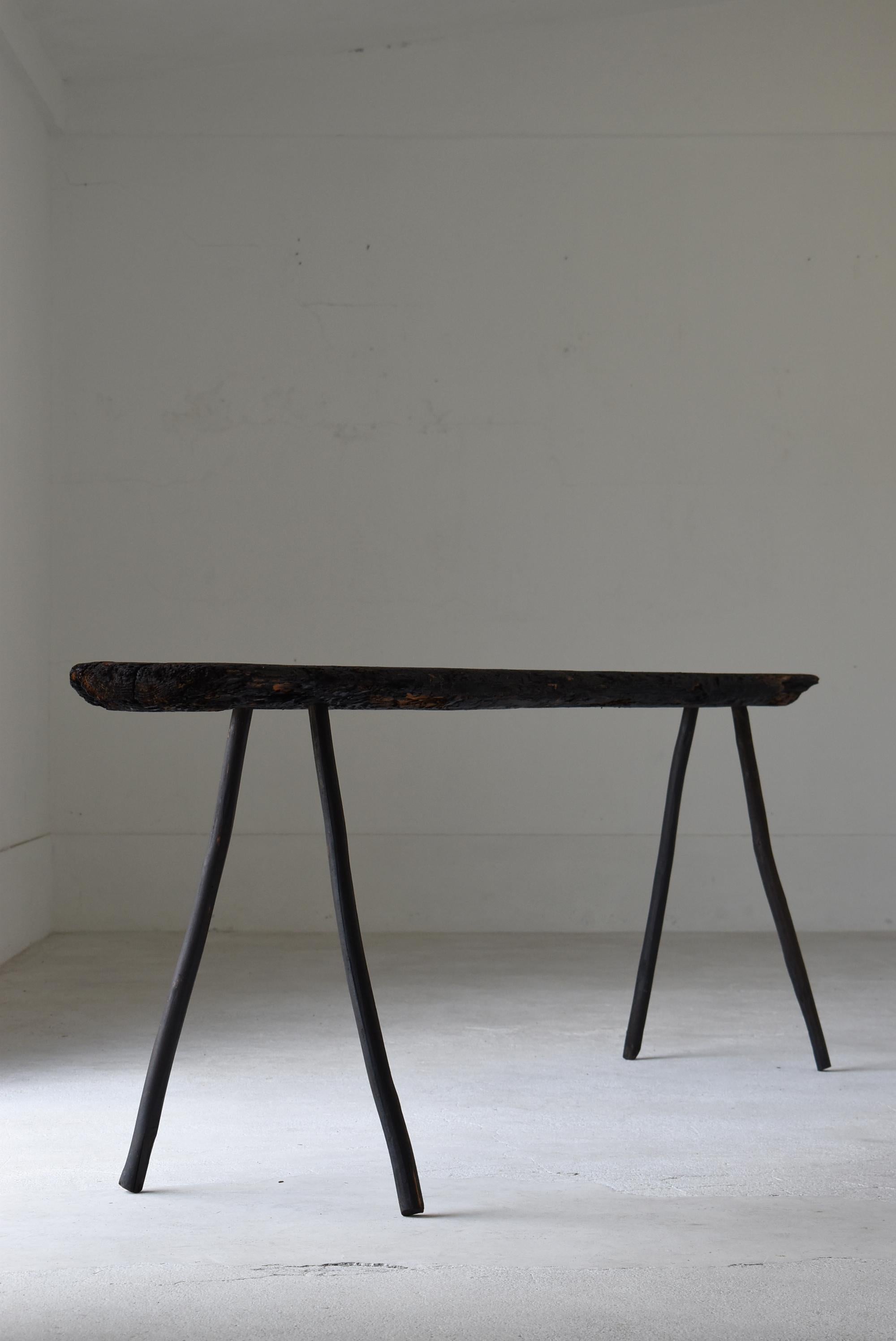 Grande table d'exposition noire ancienne japonaise 1900s-1920s / table d'appoint Wabisabi en vente 5