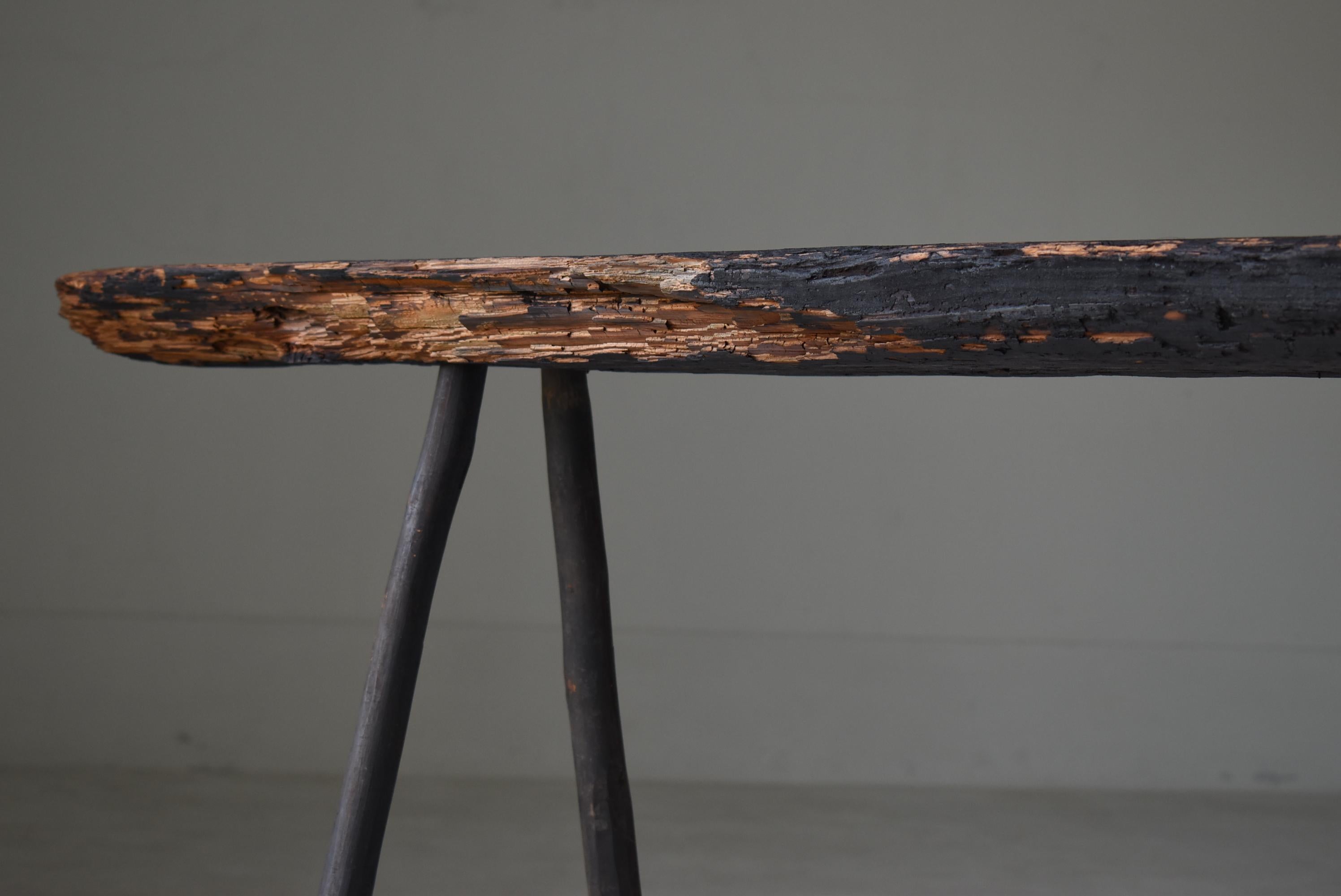 Grande table d'exposition noire ancienne japonaise 1900s-1920s / table d'appoint Wabisabi en vente 4