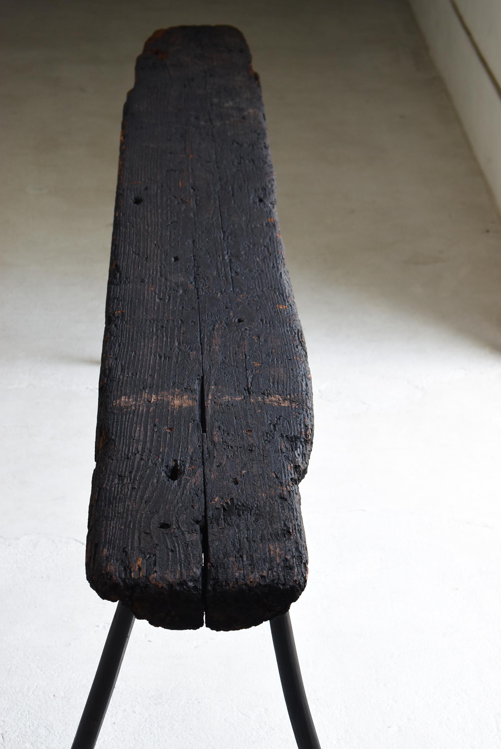 Grande table d'exposition noire ancienne japonaise 1900s-1920s / table d'appoint Wabisabi en vente 6