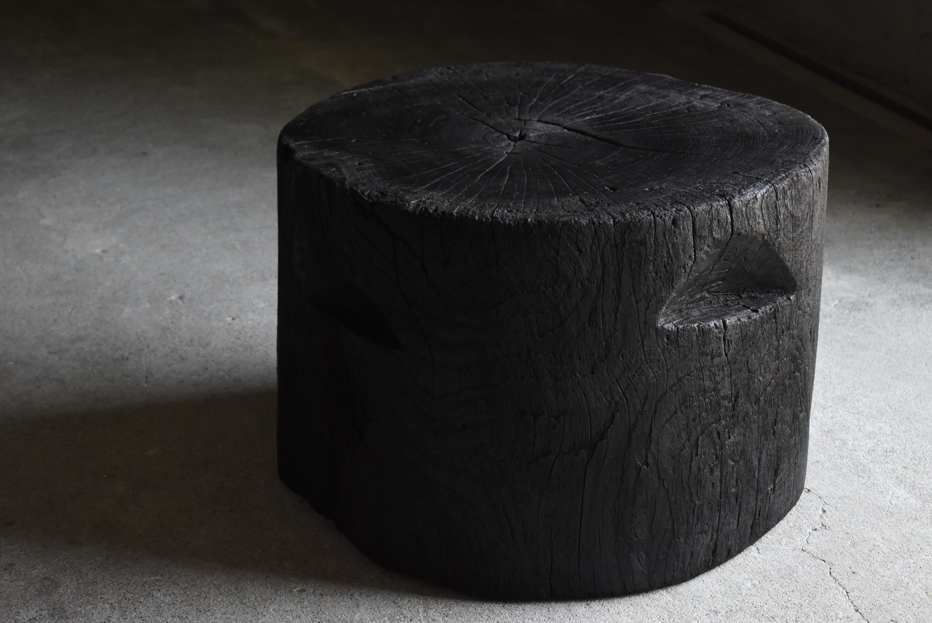 Japanese Antique Primitive Black Coffee Table 1860s-1900s / Mingei Wabi Sabi In Good Condition For Sale In Chōsei District Nagara, JP