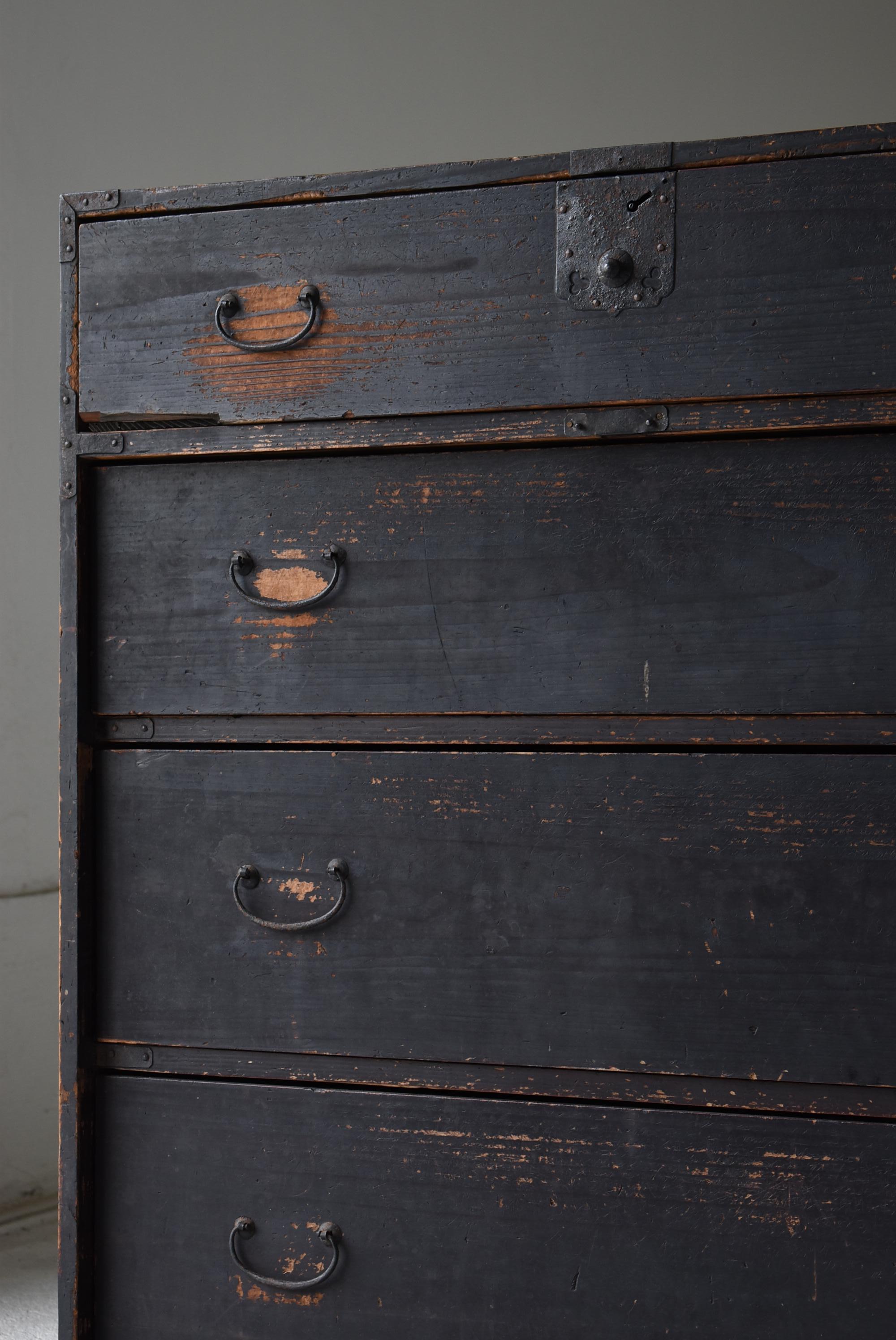 Tiroir de rangement noir ancien japonais 1860s-1900s / Tansu Sideboard Wabi Sabi Bon état - En vente à Chōsei District Nagara, JP