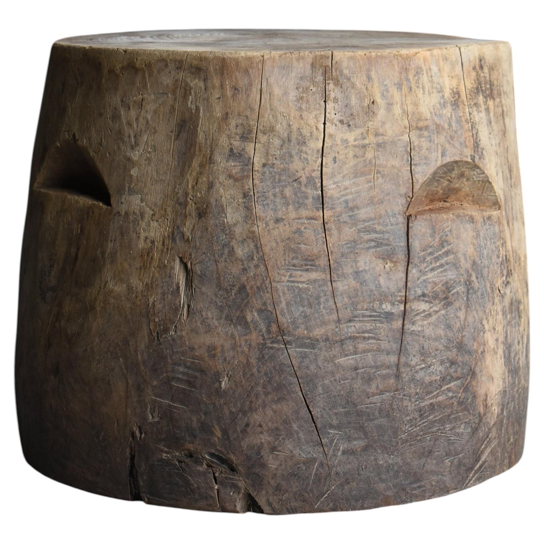 Mesa de centro antigua japonesa de estilo primitivo, de madera de keyaki, de entre los años 1860 y 1920 / Wabisabi