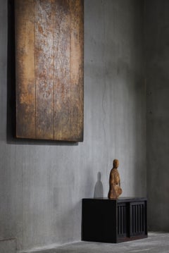 Antiker kleiner japanischer Tansu aus den 1860er- bis 1920er-Jahren / Nachttisch im Wabi-Sabi-Stil