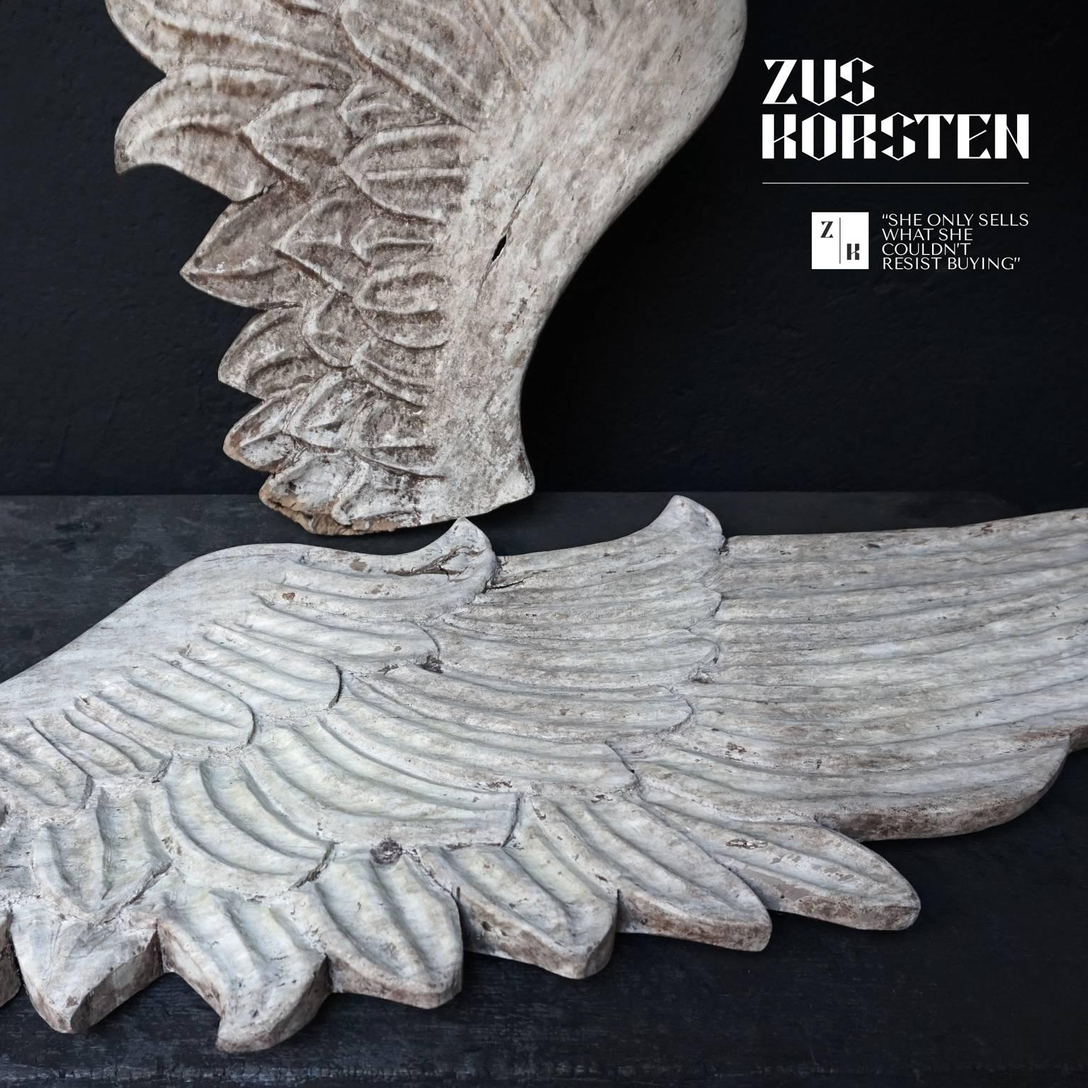 Large French 17th Century Wooden Angel Wings In Good Condition In Haarlem, NL