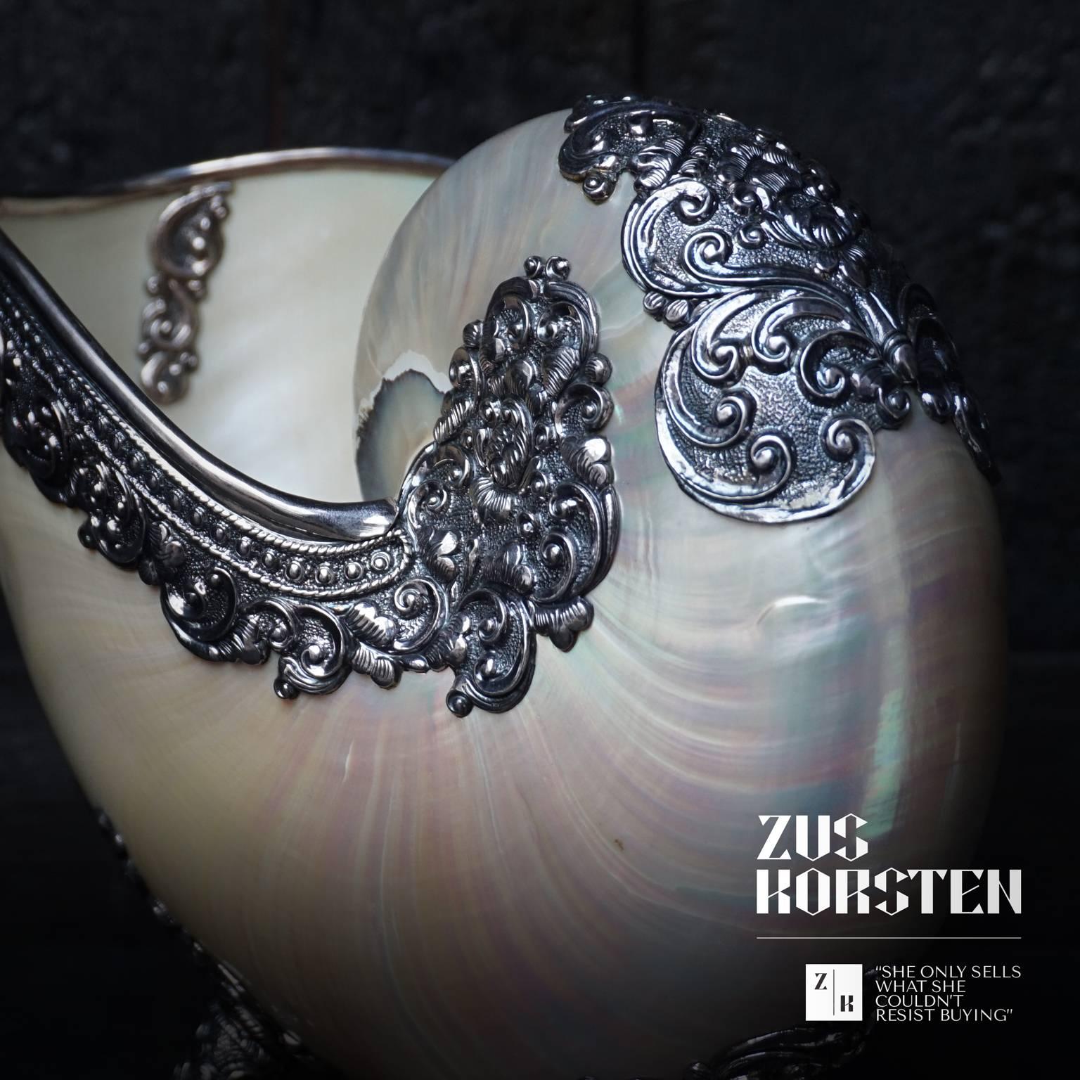 Large Pearlescent Nautilus Shell with Repoussé Silver In Excellent Condition In Haarlem, NL
