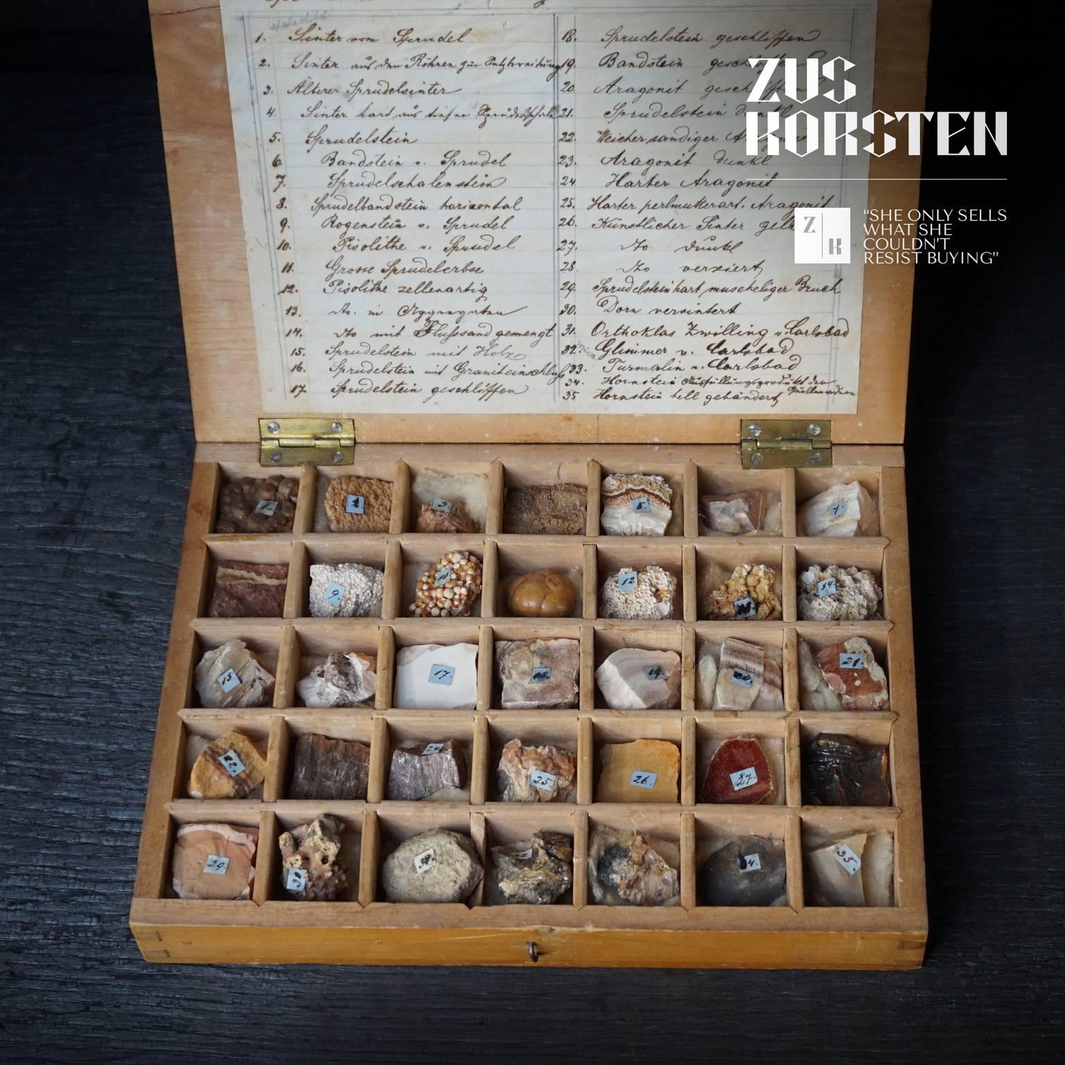 Satz von zwei Schachteln aus dem 19. Jahrhundert mit Mineralien- und Gesteinssammlungen (Stein)
