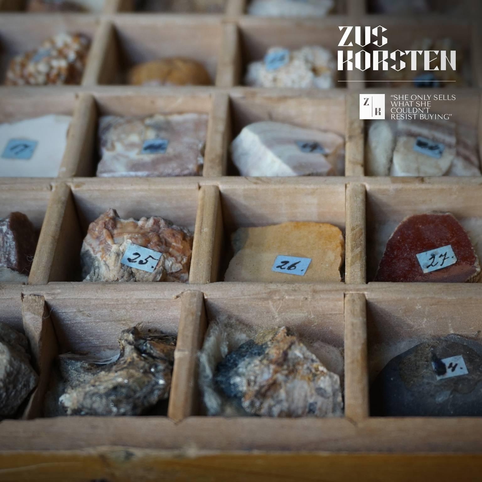 Satz von zwei Schachteln aus dem 19. Jahrhundert mit Mineralien- und Gesteinssammlungen 4