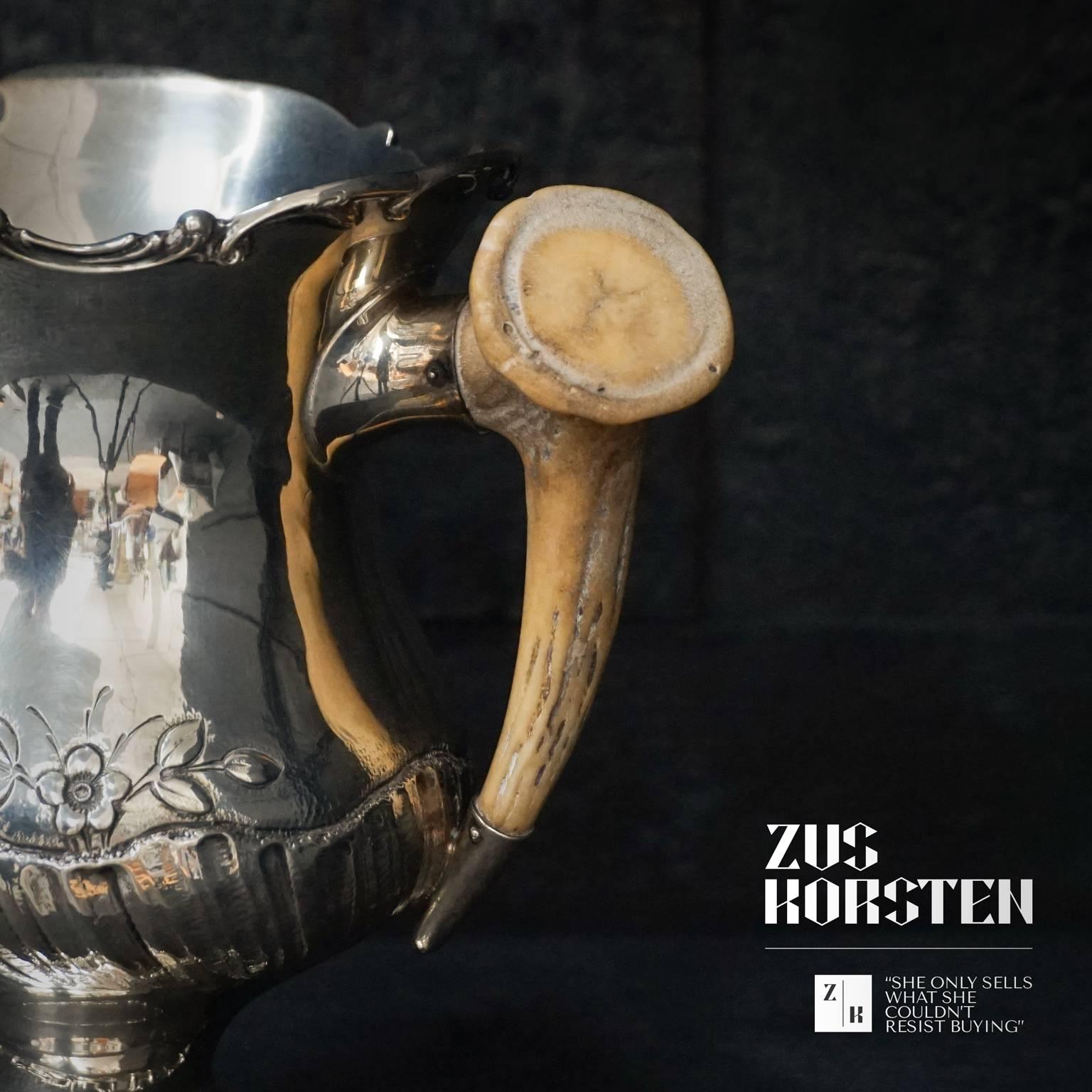 Early 20th Century Sterling Silver Trophy Cup with Antler Horn Handles In Good Condition In Haarlem, NL