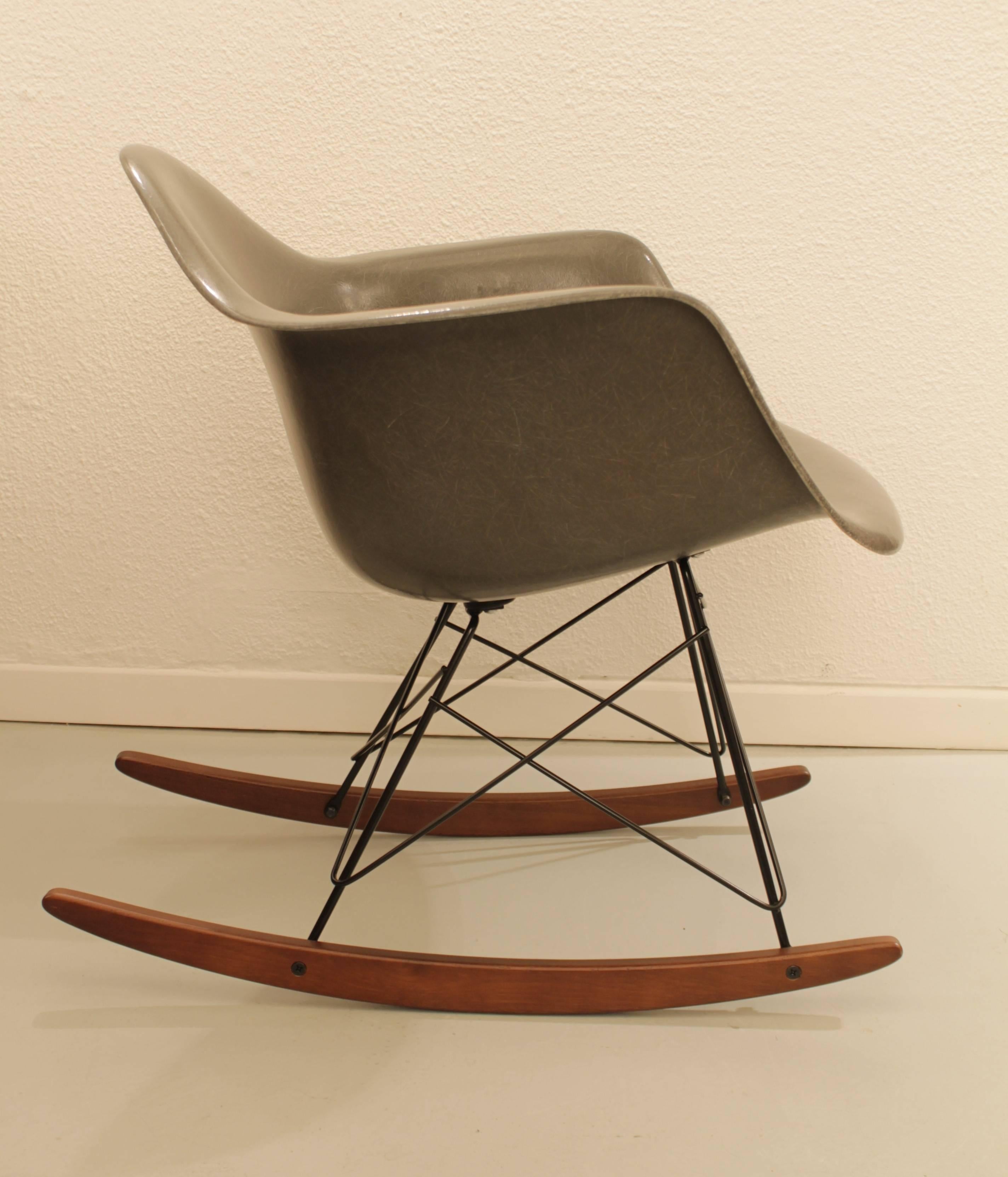 American Charles Eames Rocking Chair, Elephant Grey