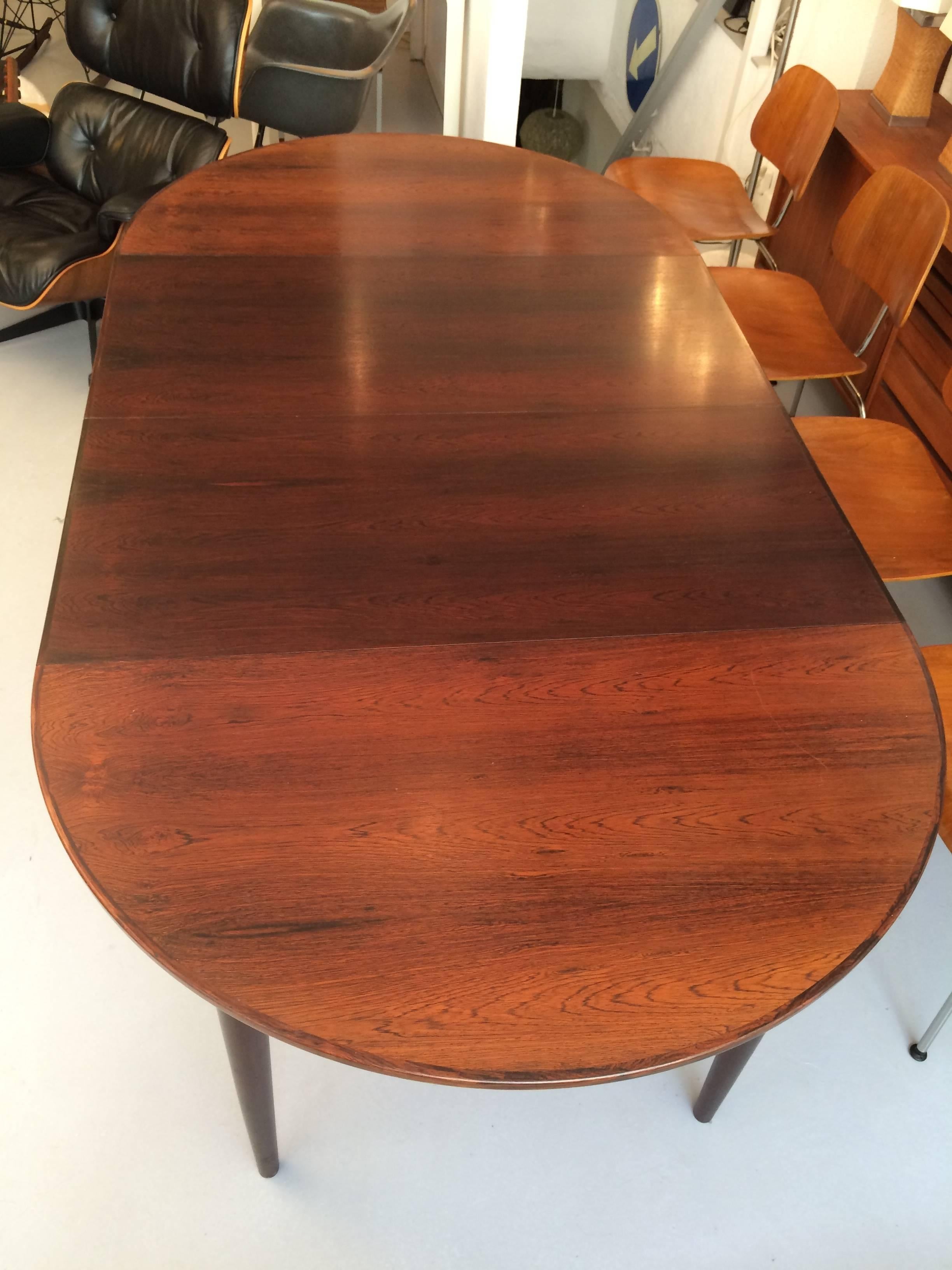 Danish Rosewood Dining Table In Good Condition In Geneva, CH