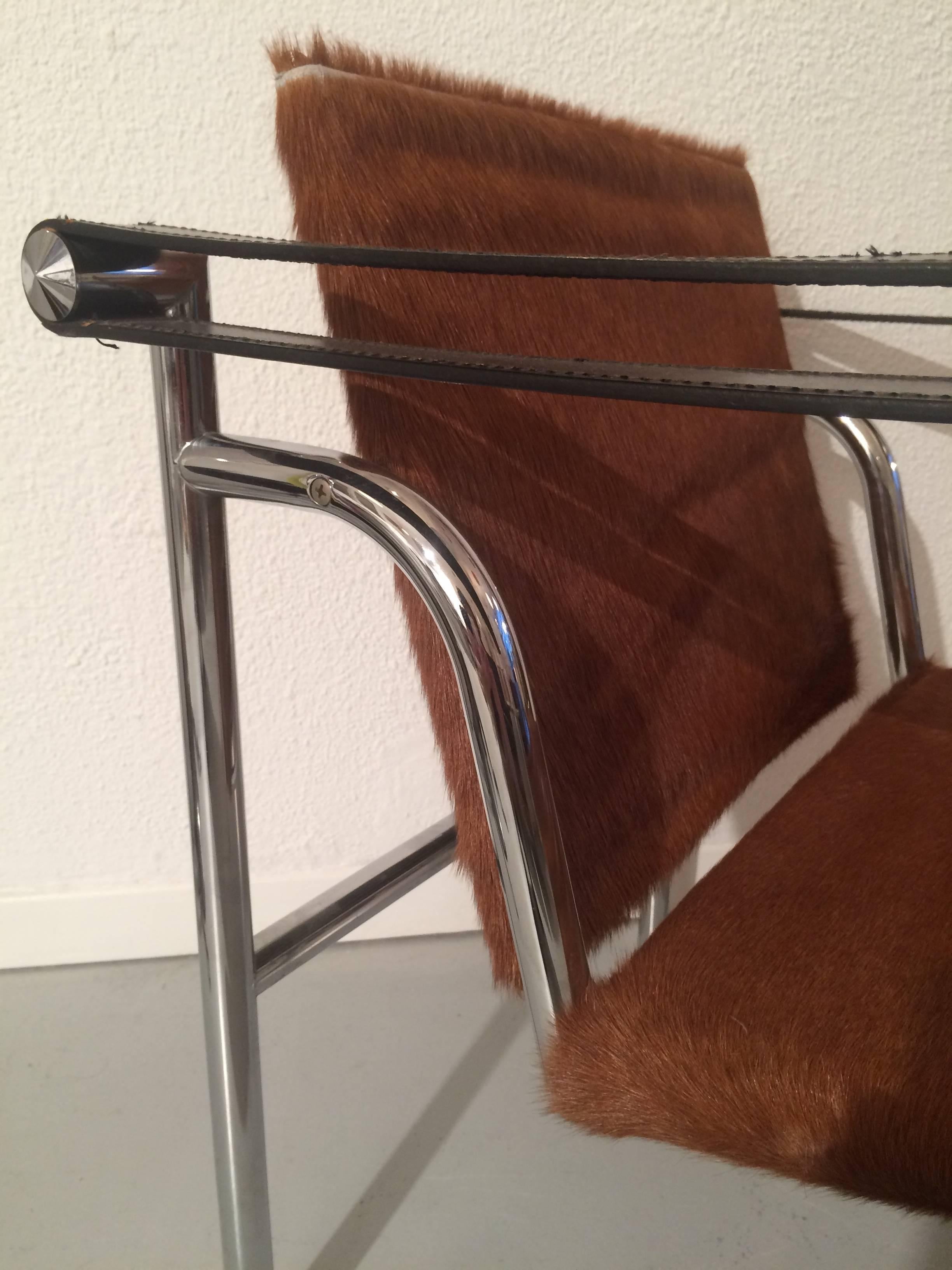 lc1 basculant chair
