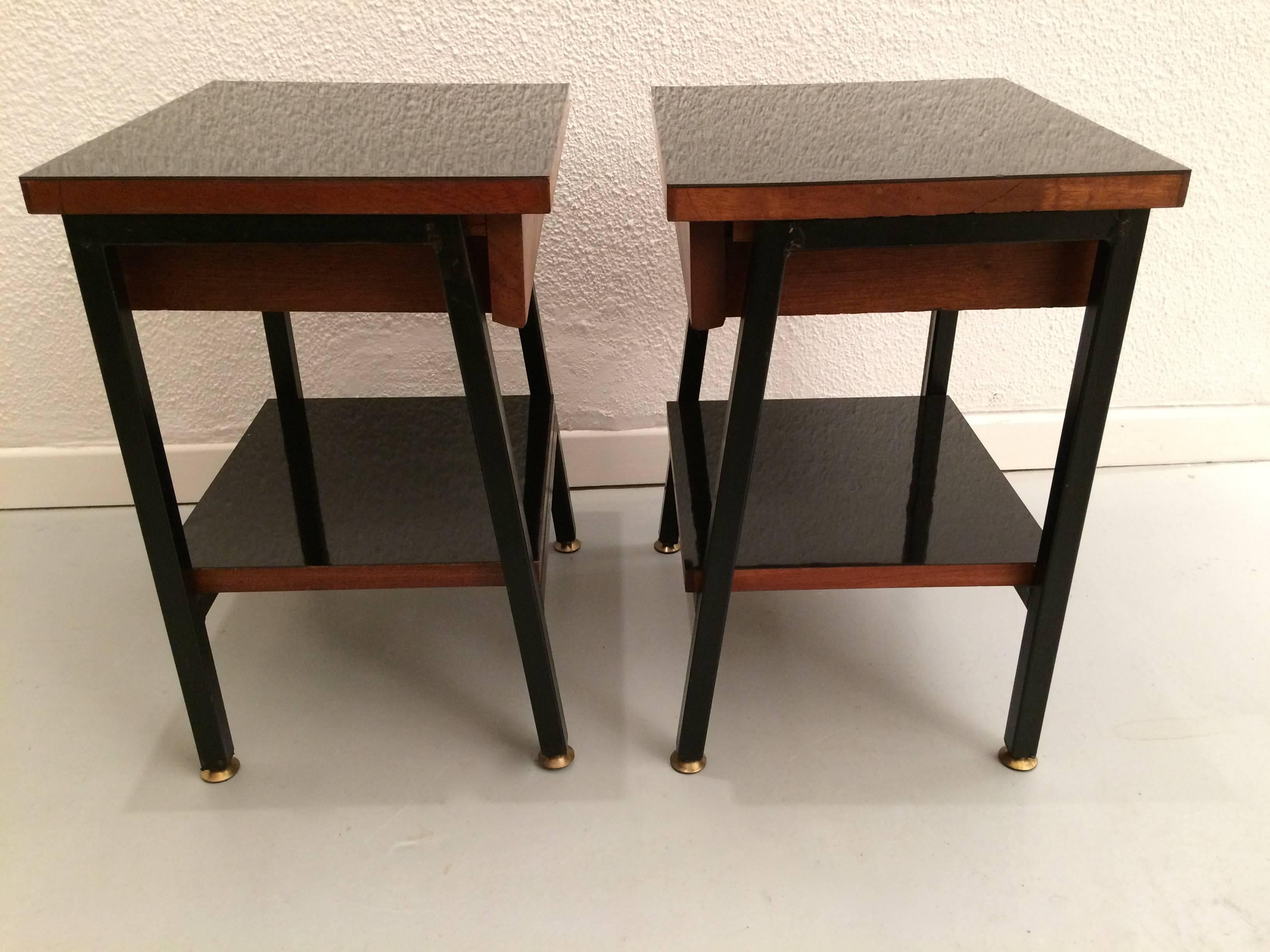 Mid-20th Century 1950s Pair of Nesting Tables