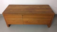 Vieille commode Pierre Chapo en orme massif