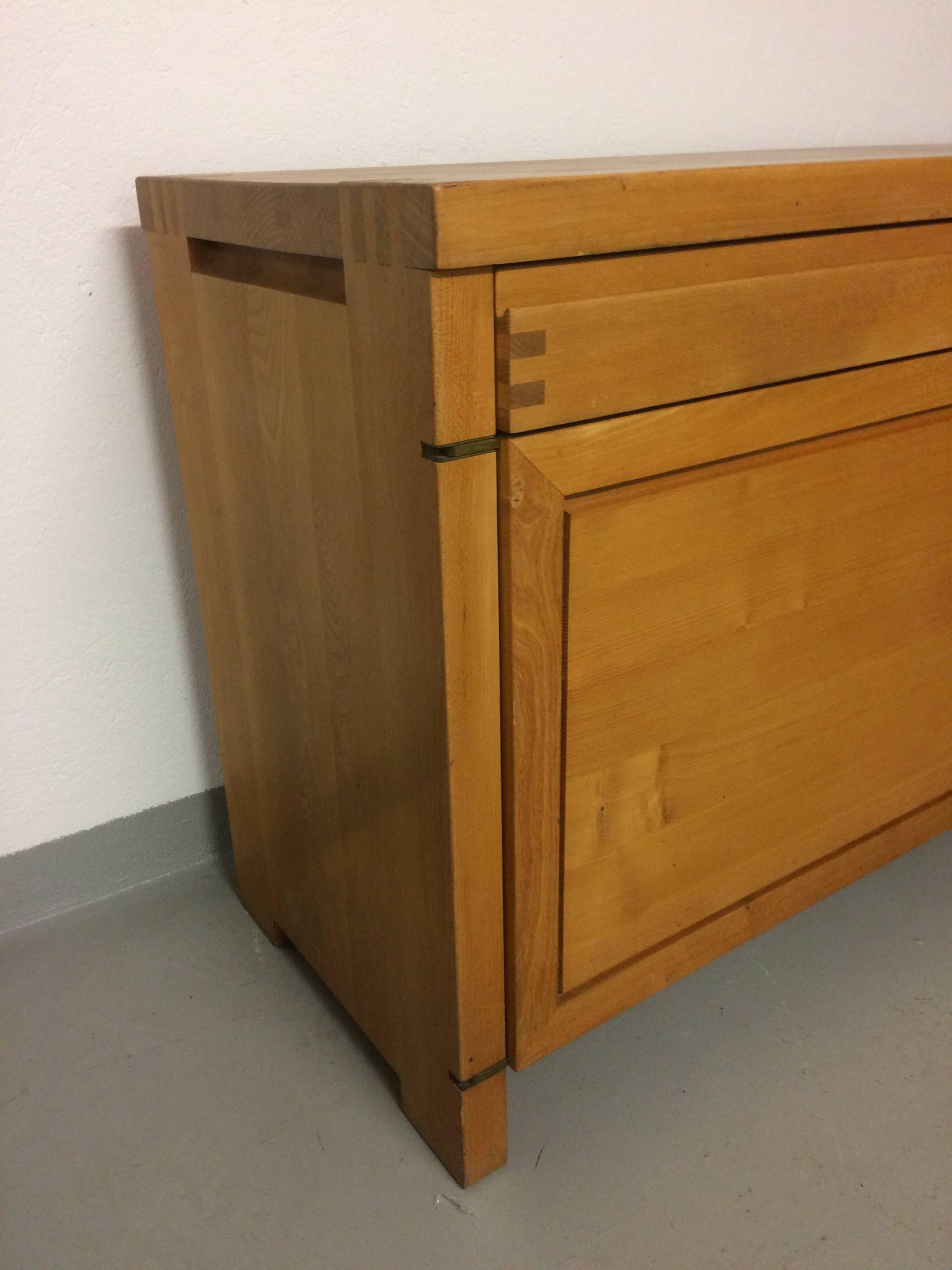 R08 solid elm sideboard by Pierre Chapo.
Very good condition.