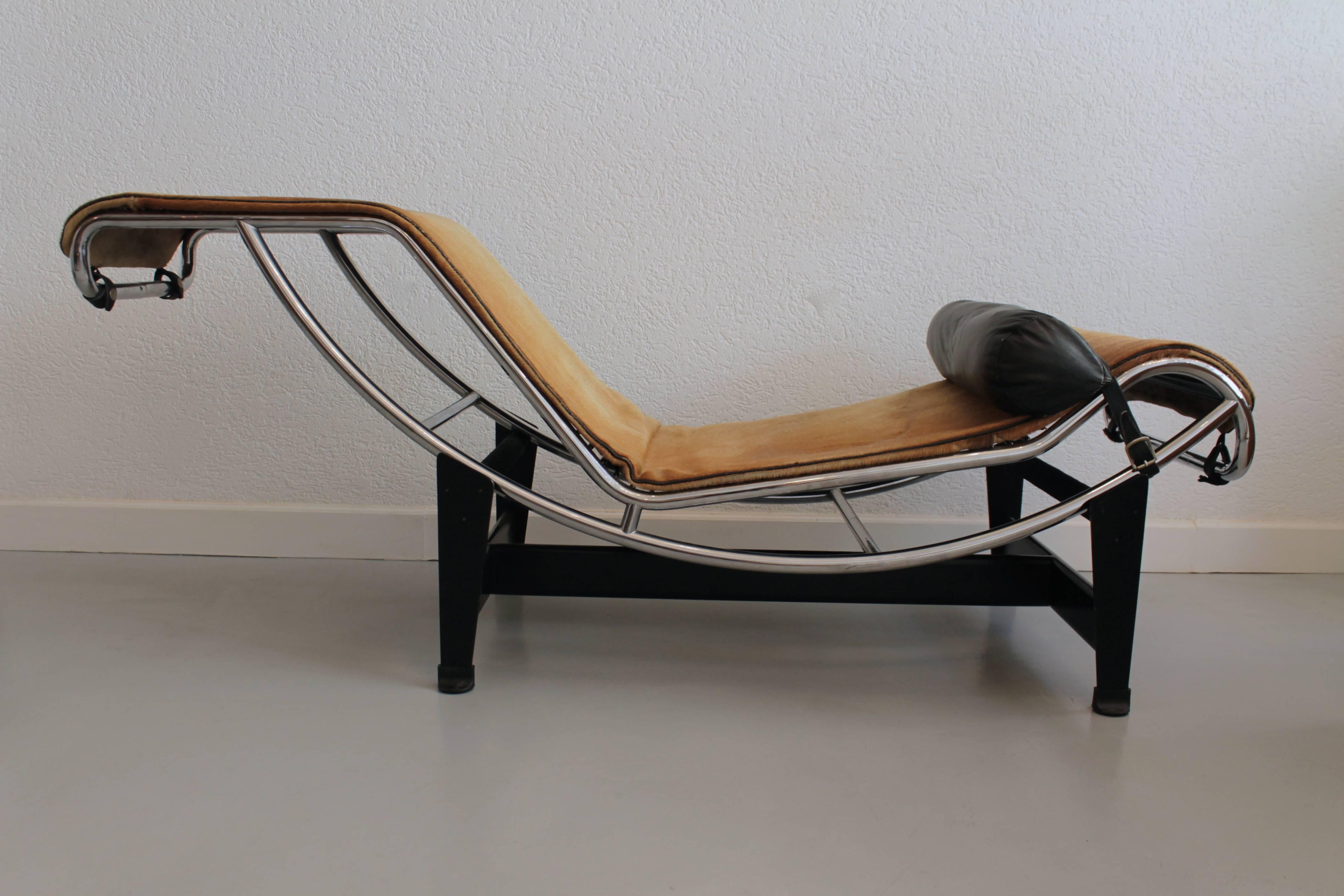 Le Corbusier LC4 Pony Lounge Chair In Good Condition In Geneva, CH