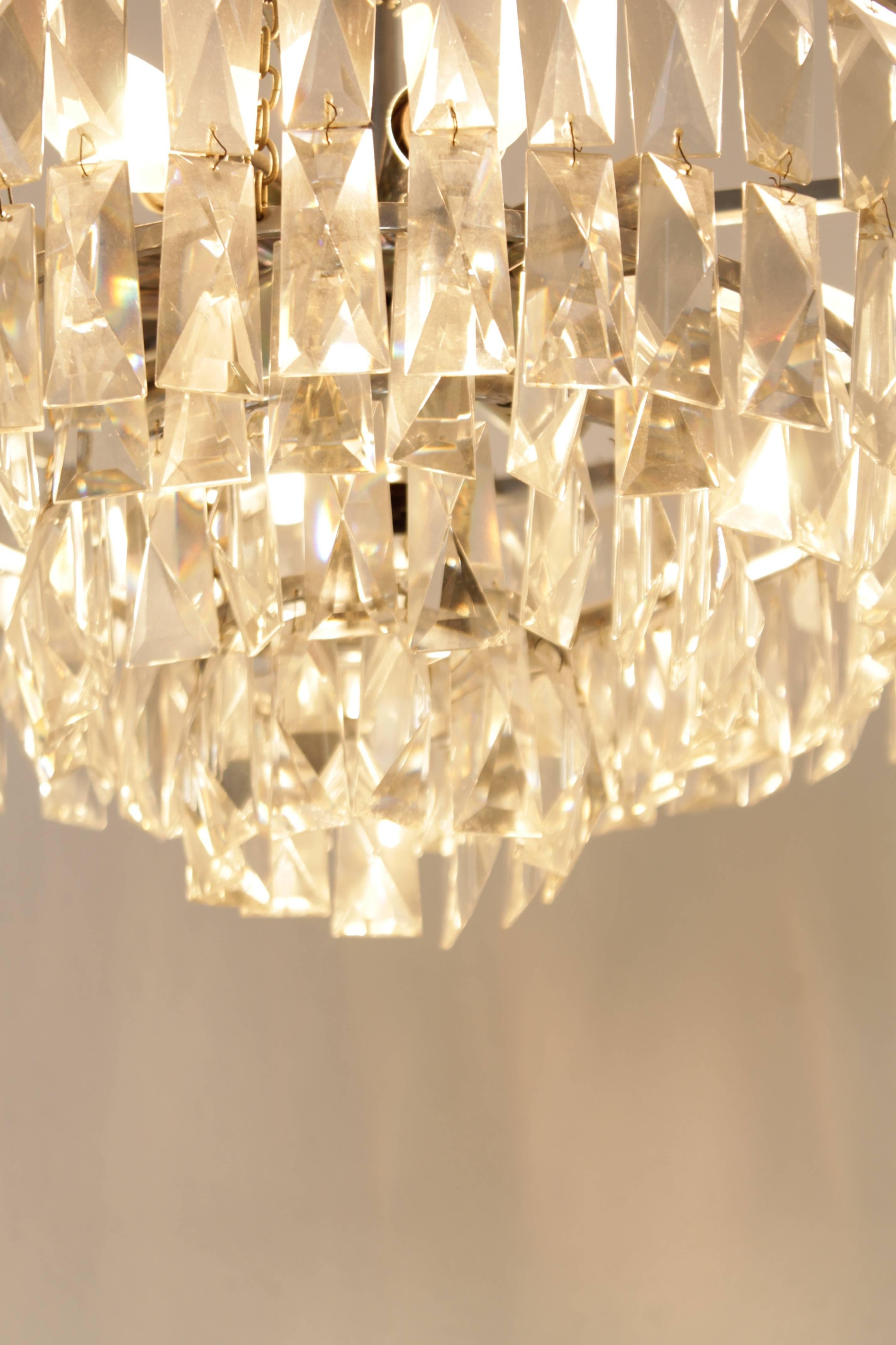 Pair of Bakalowits and Sohne Crystal Chandelier In Good Condition In Geneva, CH