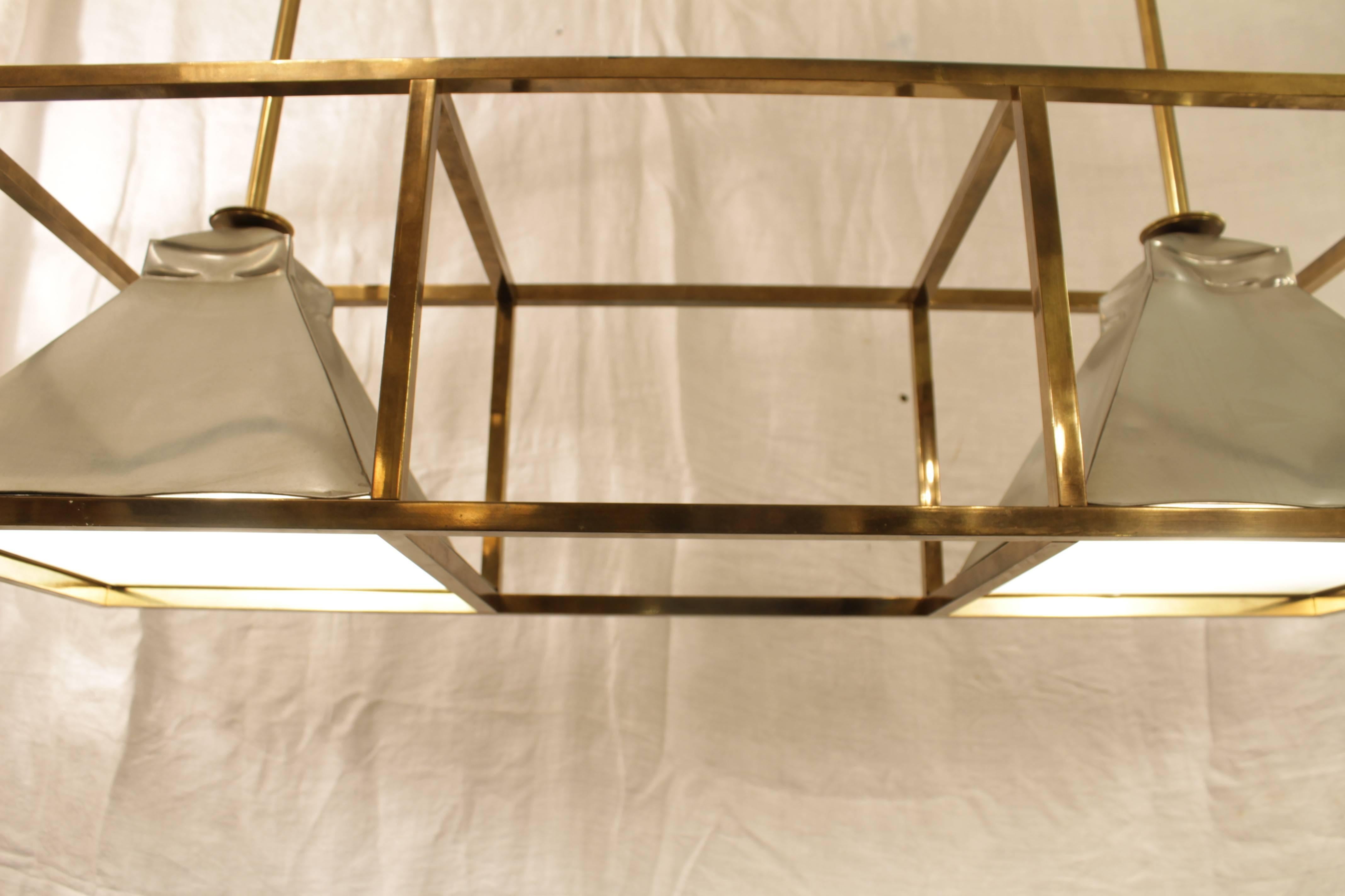 Fine XX secolo Elegante lampada da soffitto in ottone e stagno in vendita