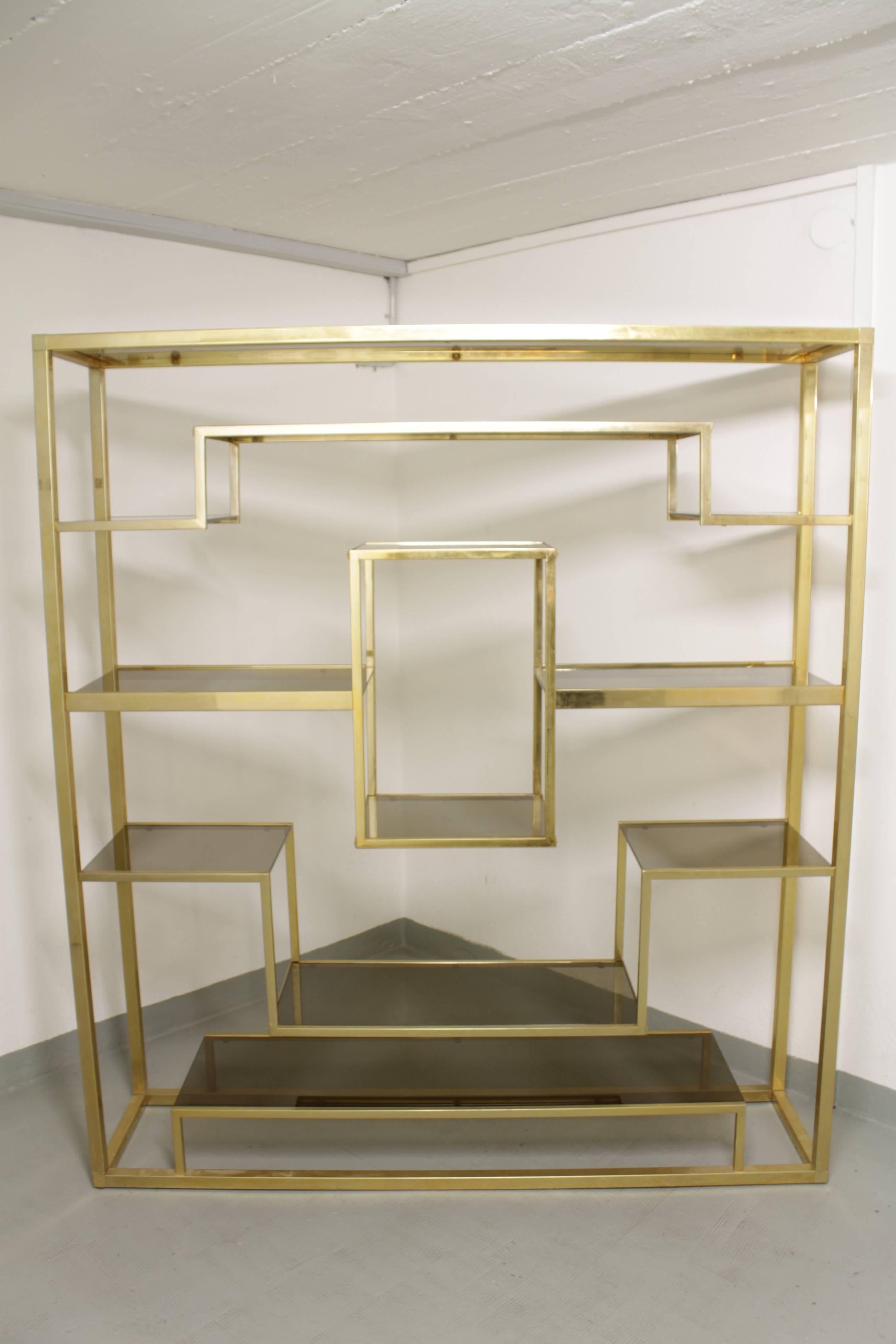Big brass and glass shelf by Romeo Rega, Italy, circa 1970
Perfect condition. Easily dismountable for shipping.