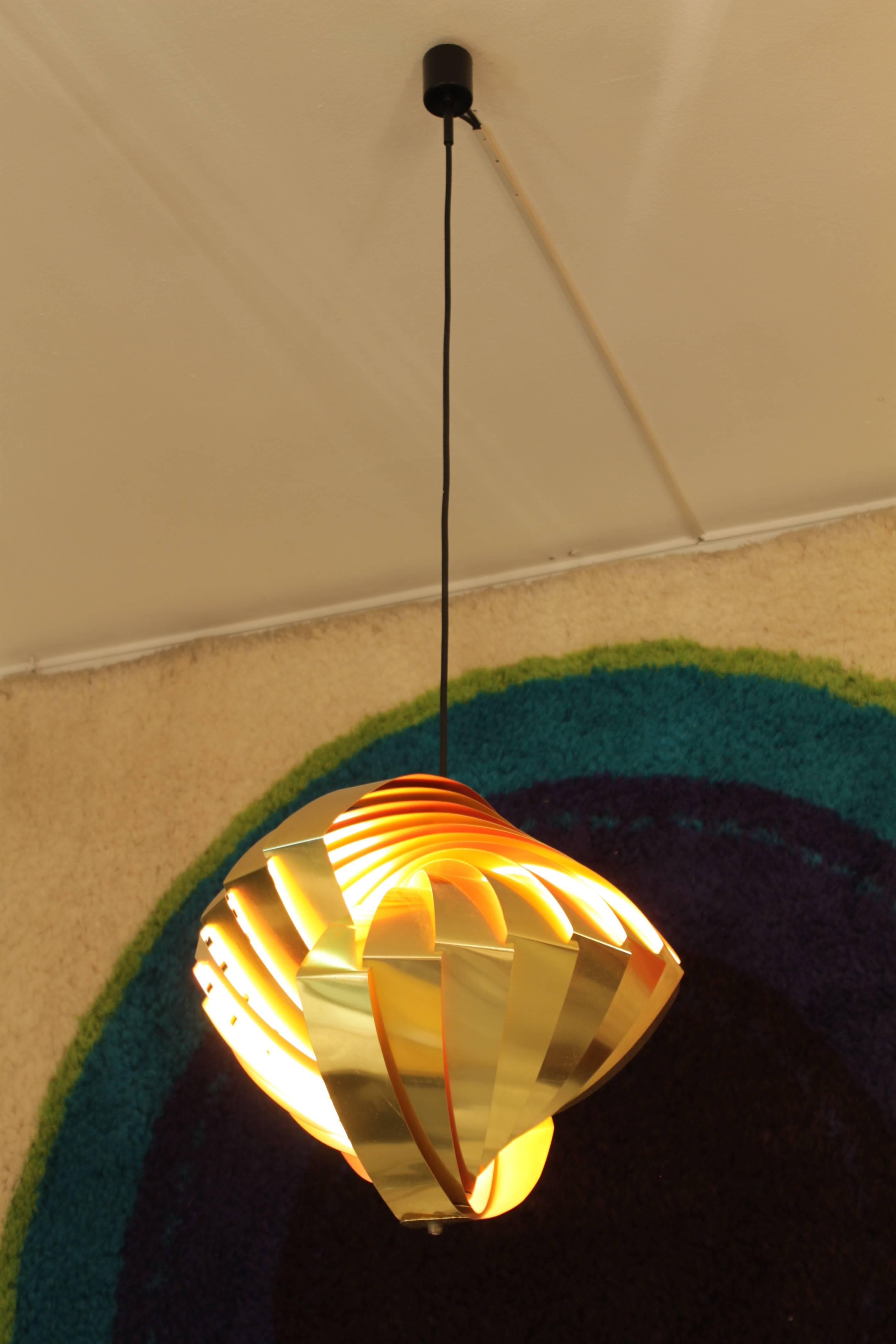 Danish Konkylie Pendant Lamp by Lyfa In Excellent Condition In Geneva, CH