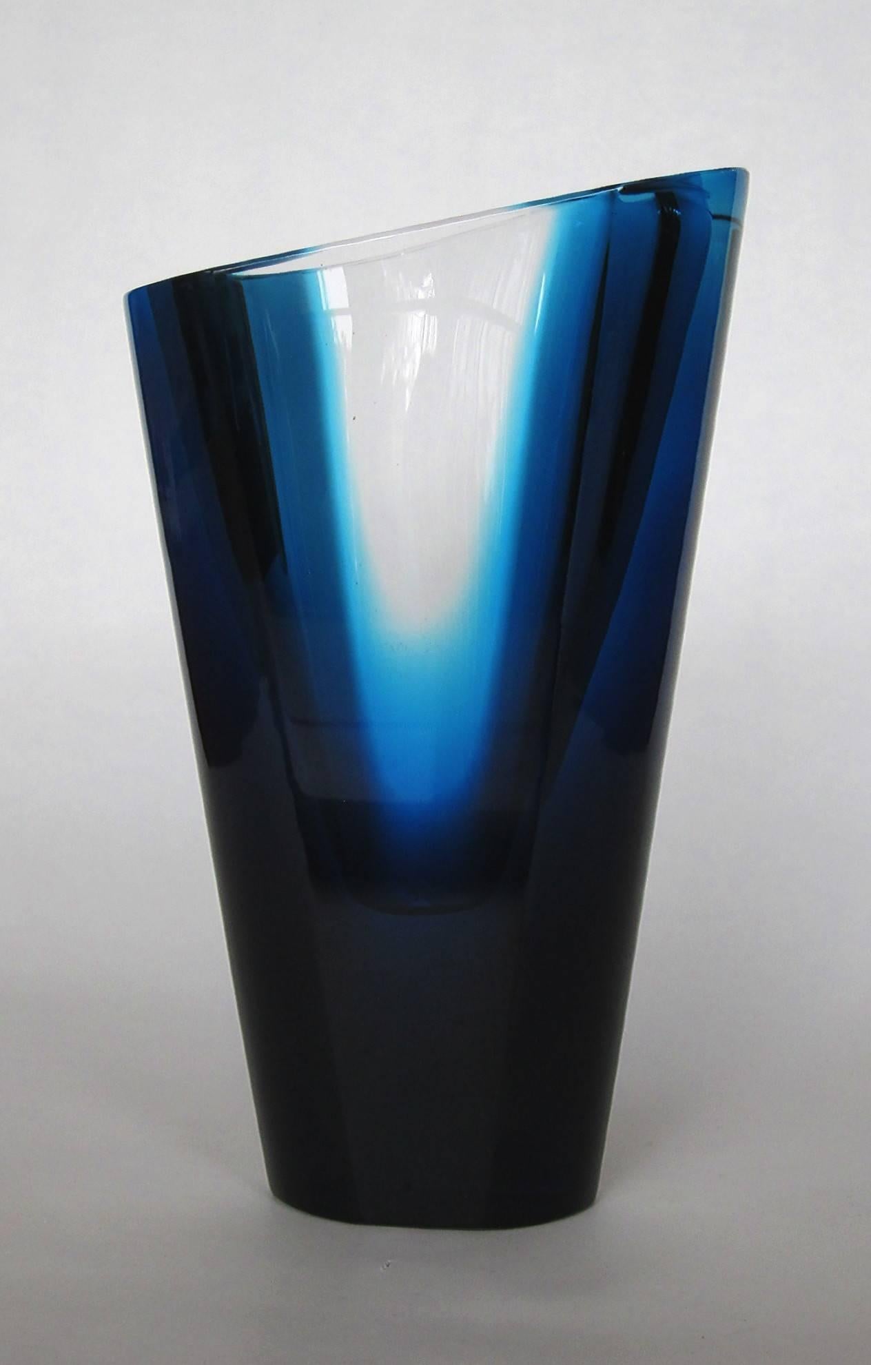 Beautiful and heavy bluetoned Glassvase for Salviati, Murano Italy 1970s.