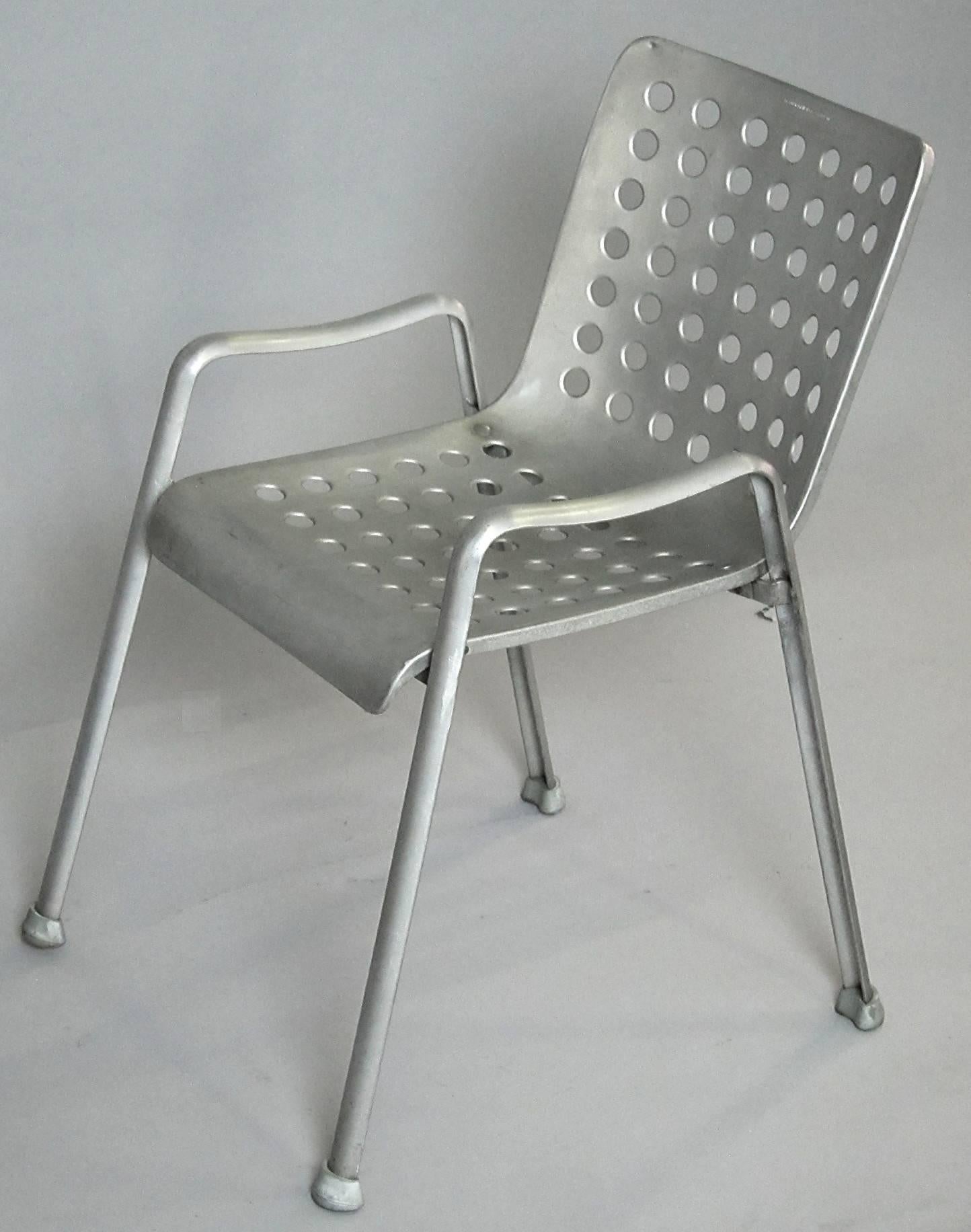This very light and stackable chair did its Duty in 1939 on the Swiss National Exhibition, what it was designed for by the Swiss designer and artist Hans Coray.
1st Edition manufactured by Metallwarenfabrik Waedenswil, anodized aluminum.