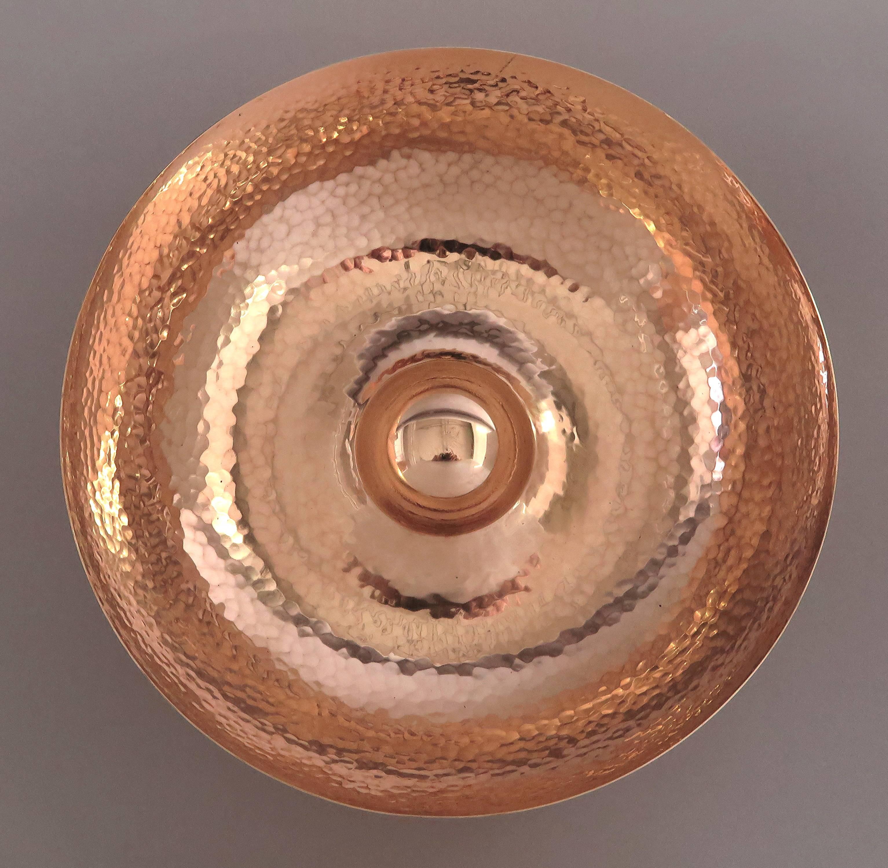 Two fantastic hand-hammered copper bowls designed by Tapio Wirkkala made by Kultakeskus, Finland, 1970s, embossed mark.
Dimensions:
ø 25 cm, height 6.8cm.
ø 19.5 cm, height 6.5cm.
   