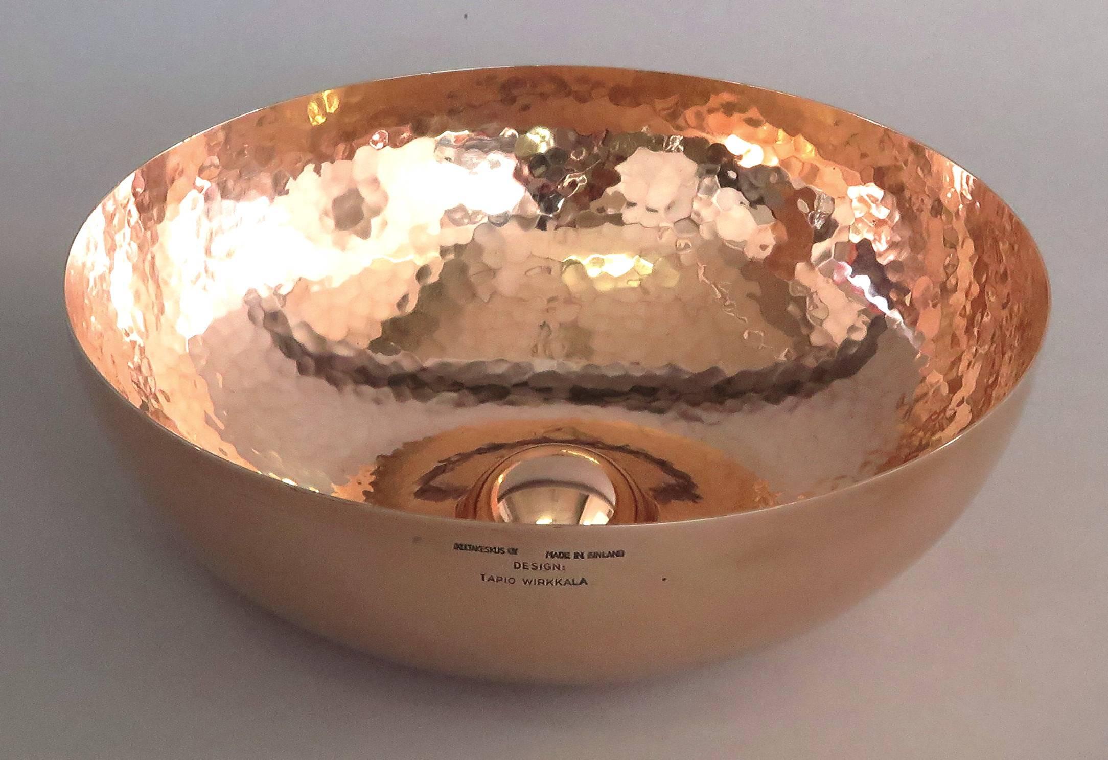 Late 20th Century Set of Two Signed Tapio Wirkkala Copper Bowls, Finland, 1970s For Sale