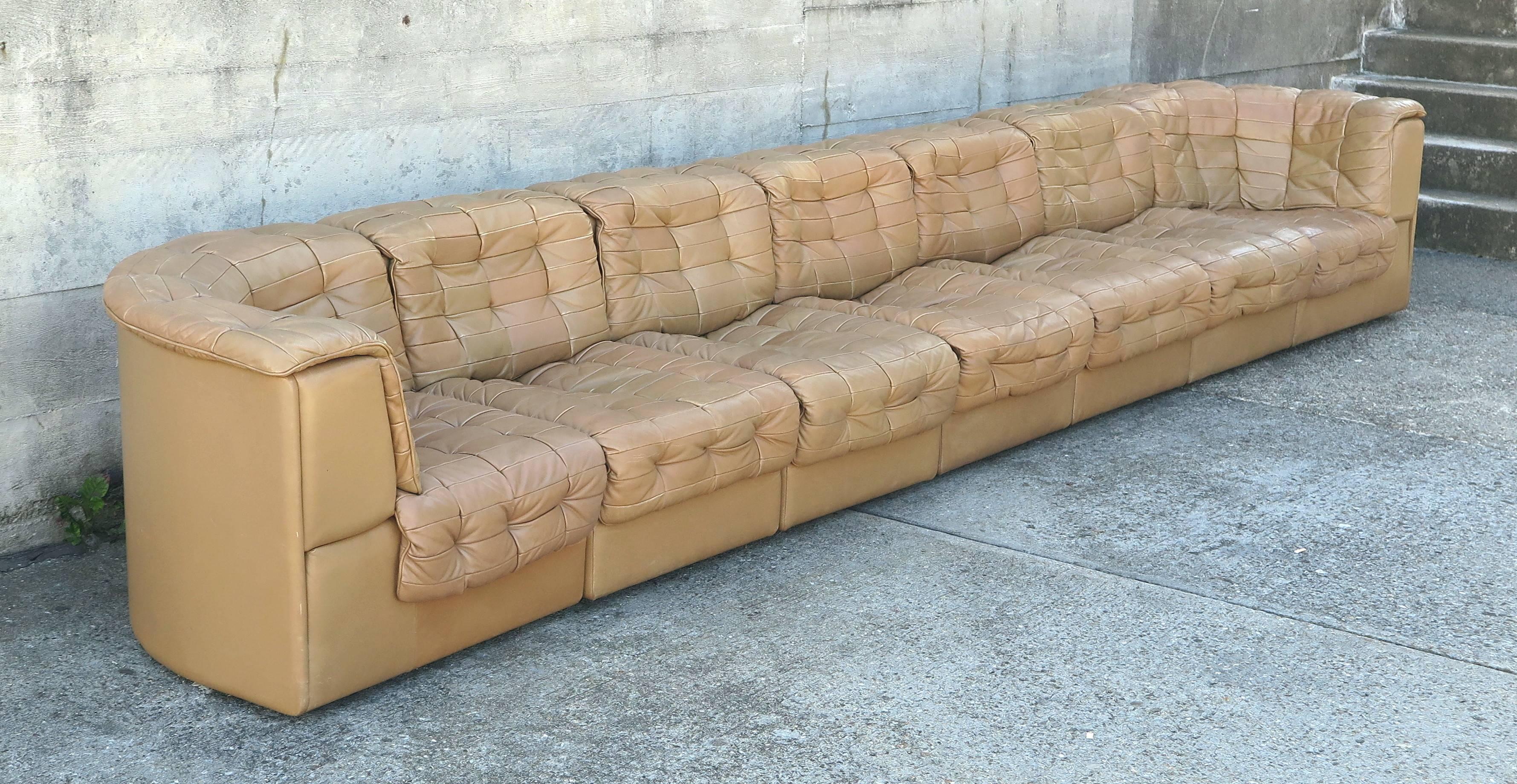 Late 20th Century De Sede Light Brown Leather Modular Sofa, 7 Seats + 2 Ottoman For Sale