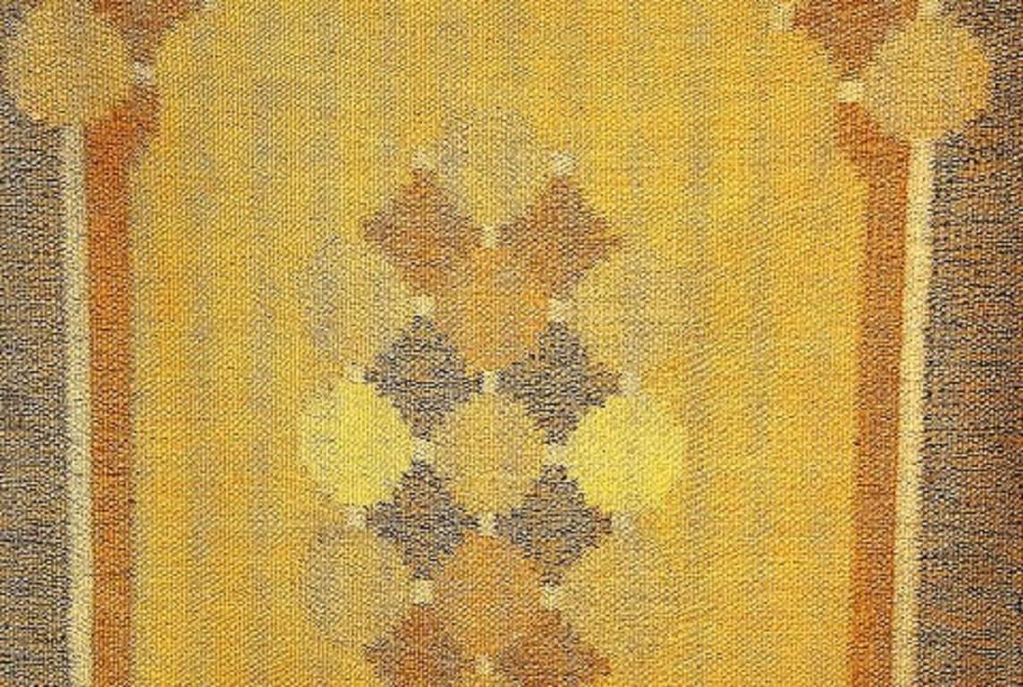 Ingegerd Silow for Röllakan, Swedish design, 1960s. Carpet.

Measures 197 x 133 cm.

Monogram signed 