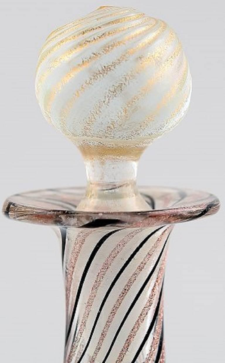 Murano flacon, 1960s.

Not marked.

In perfect condition.

Measures: 12 cm.