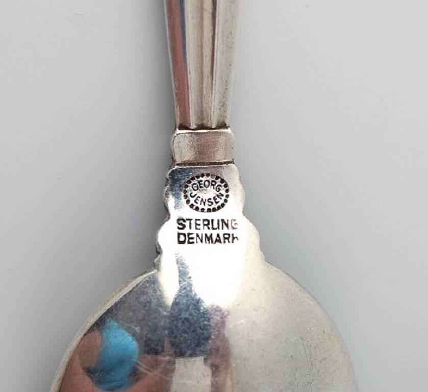 Seven Georg Jensen sterling silver coffee spoons.

Flatware, Vintage spoons in Acorn, coffee spoon.

Measures: Length 11 cm.

Stamped, Georg Jensen sterling Denmark. From Georg Jensen. 

Good, used condition.