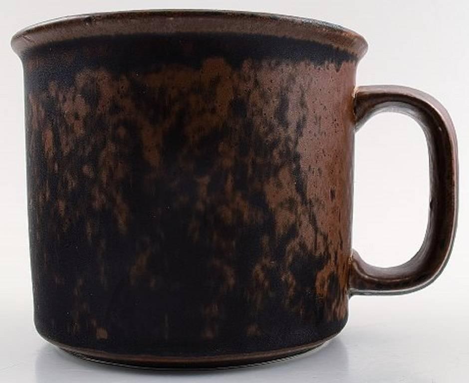 Arabia Ruska stoneware, nine coffee mugs.

Finnish Design, 1960s-1970s.

Consisting of nine coffee mugs.

Measures 8,3 x 10 cm.

In perfect condition.
