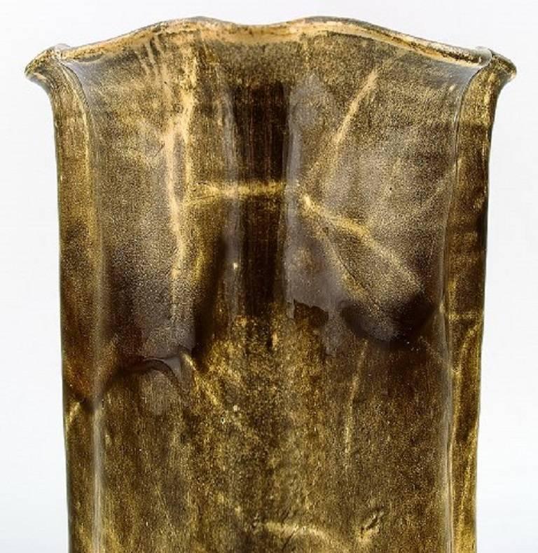 Kähler, HAK, Svend Hammershöi, vaso in gres smaltato.

In perfette condizioni.

Bellissimo smalto giallo.

Contrassegnato.

Misura 20 x 12 cm.