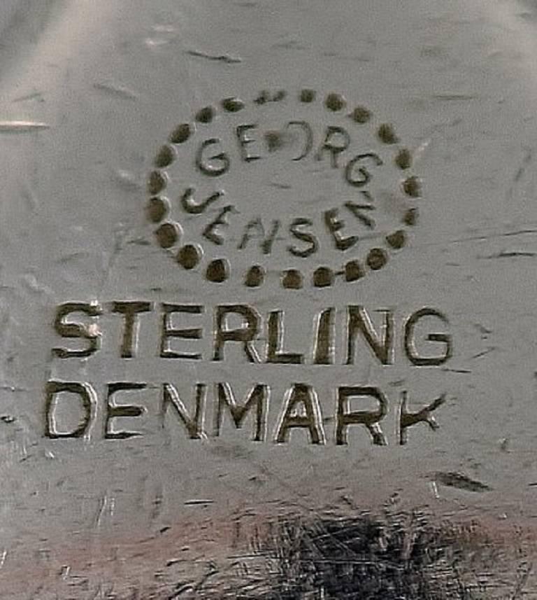 Georg Jensen Sterlingsilber Cypres zwei Essgabeln.

Maße: 17 cm.

In perfektem Zustand.

Markiert.
 